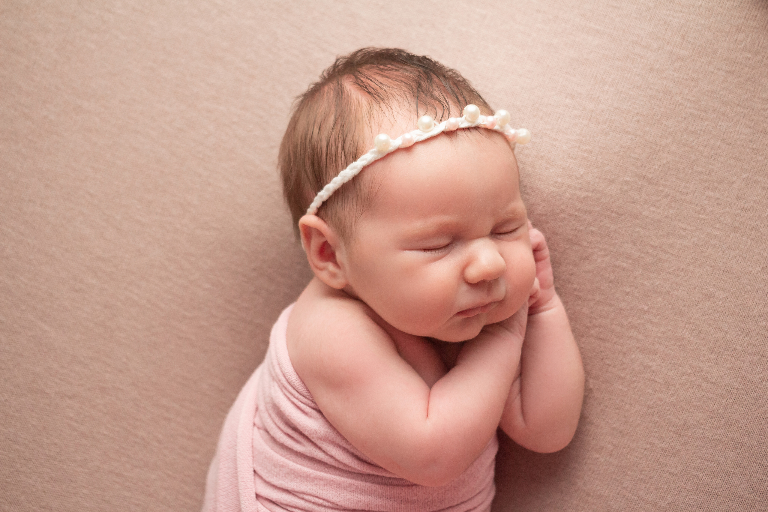 Классический стиль newborn. Фотограф новорождённых Анапа Елена Кушнарь