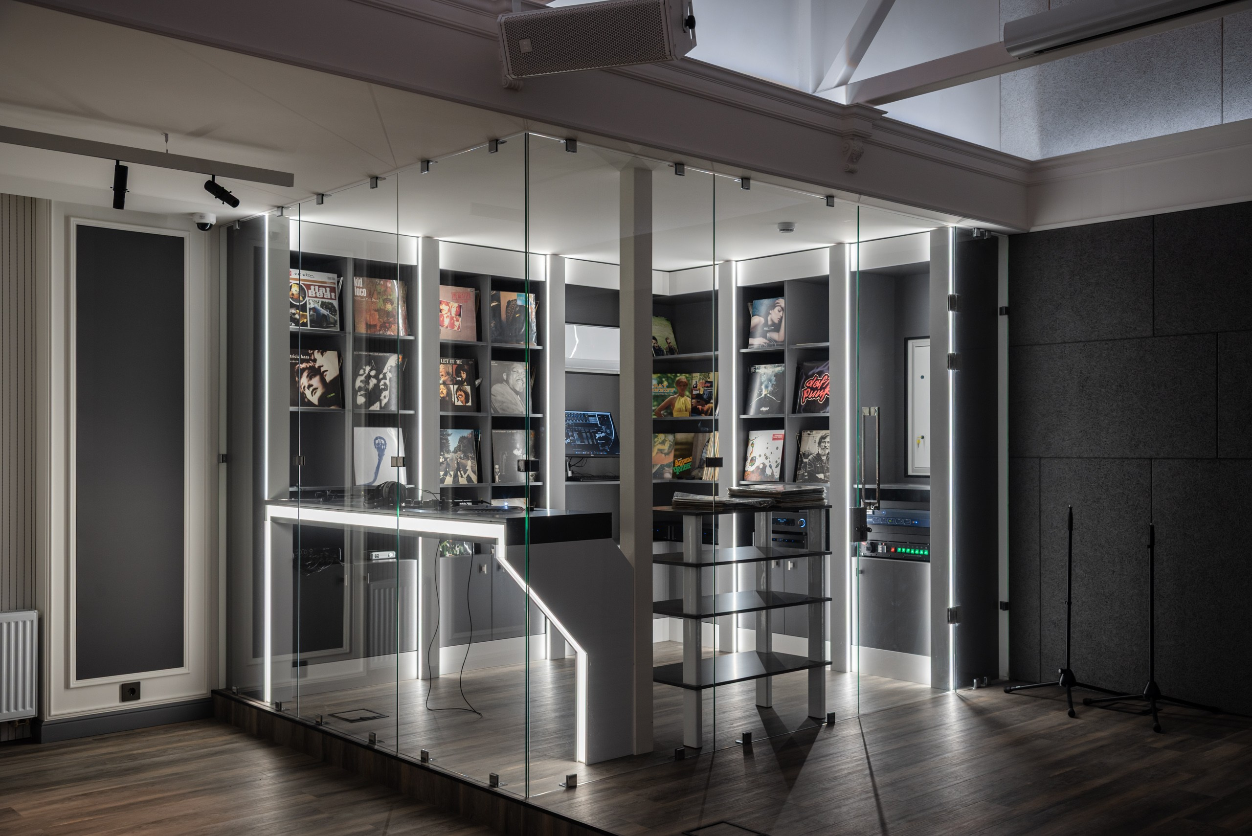 У КЛУБА | 2026. Архитектурный фотограф и 3D-художник Антон Мельников