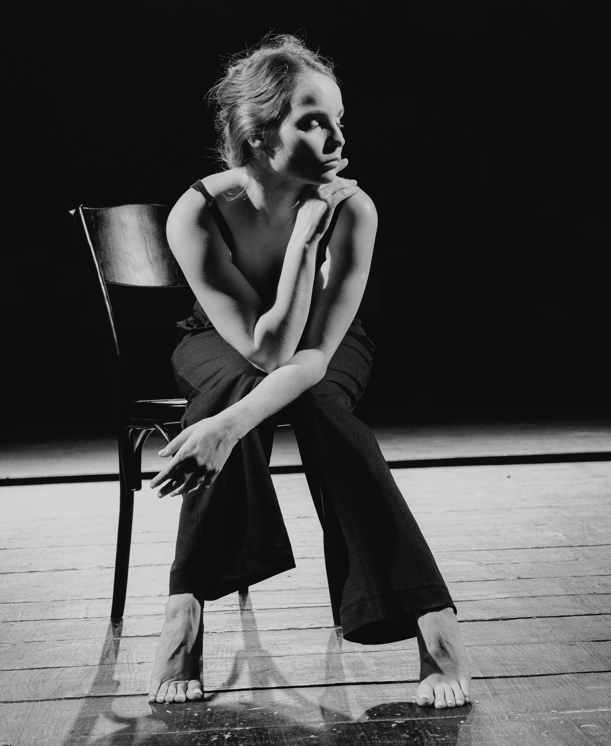 Настя — актриса театра и кино. Денис Марков — фотограф в Екатеринбурге