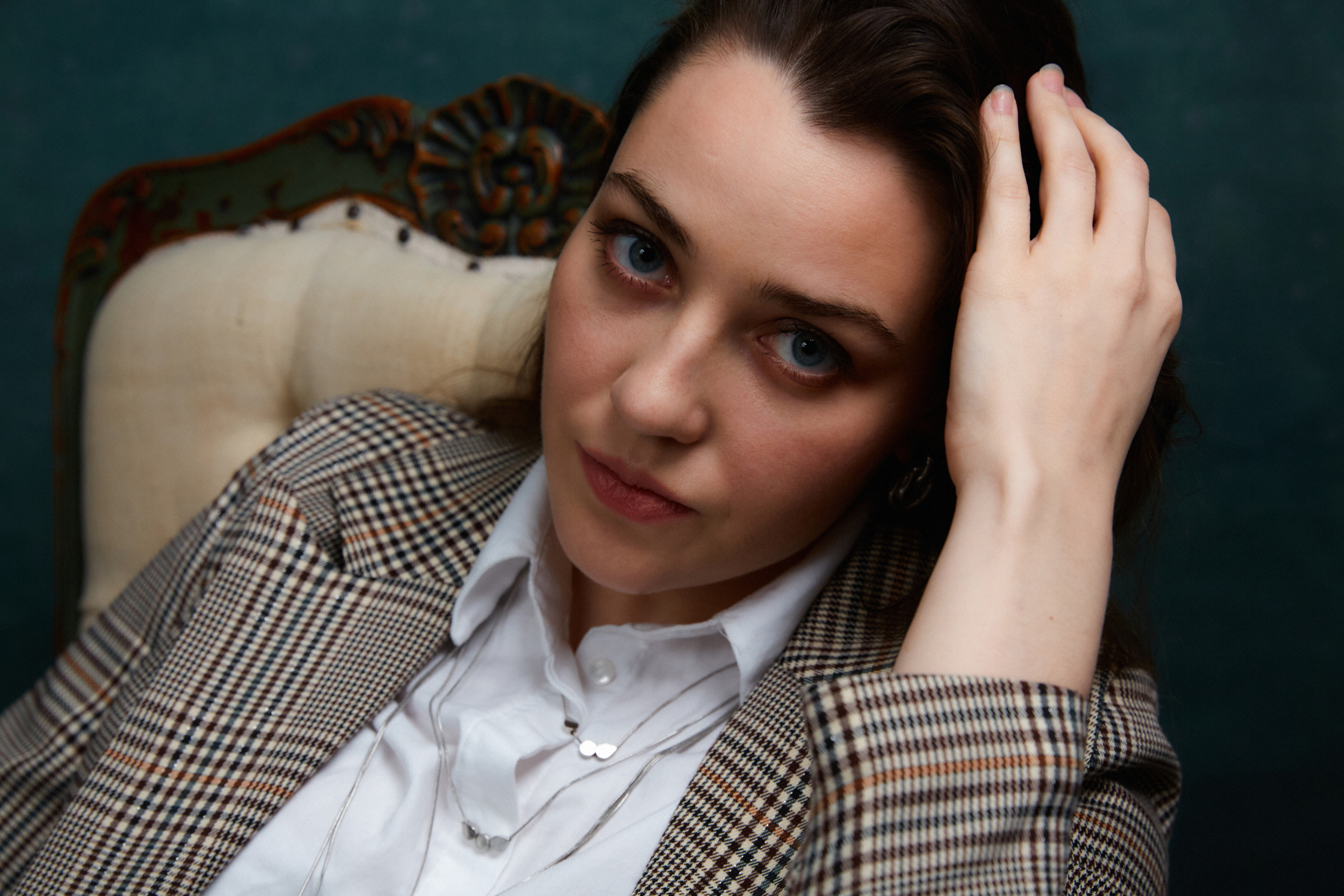 NINA COLOR. Portrait