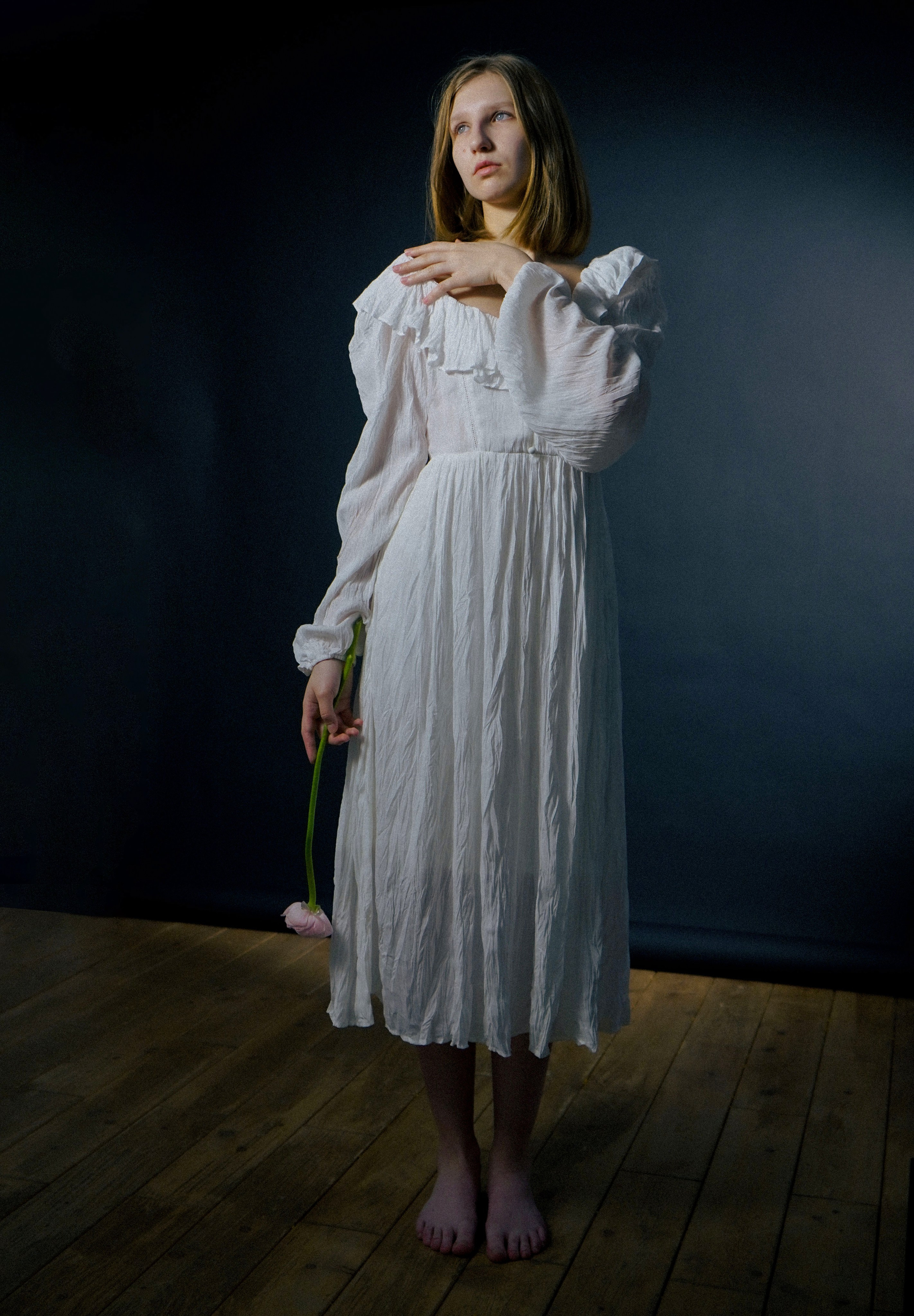 Портретная фотосессия в студии с цветами для Анны в Санкт-Петербург. Светлана Гопанюк. Портретный фотограф. Санкт-Петербург. СПб