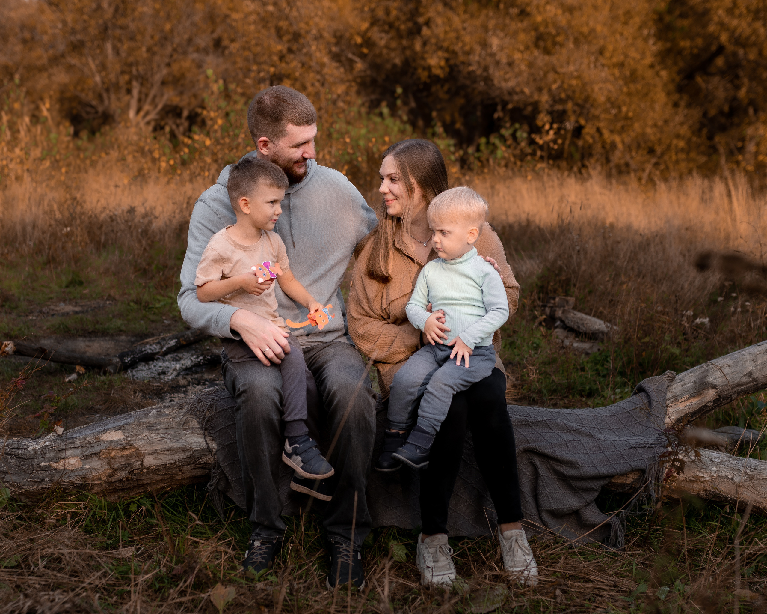 Виктория, Алексей, Ваня и Дима. Фотограф г. Хабаровск