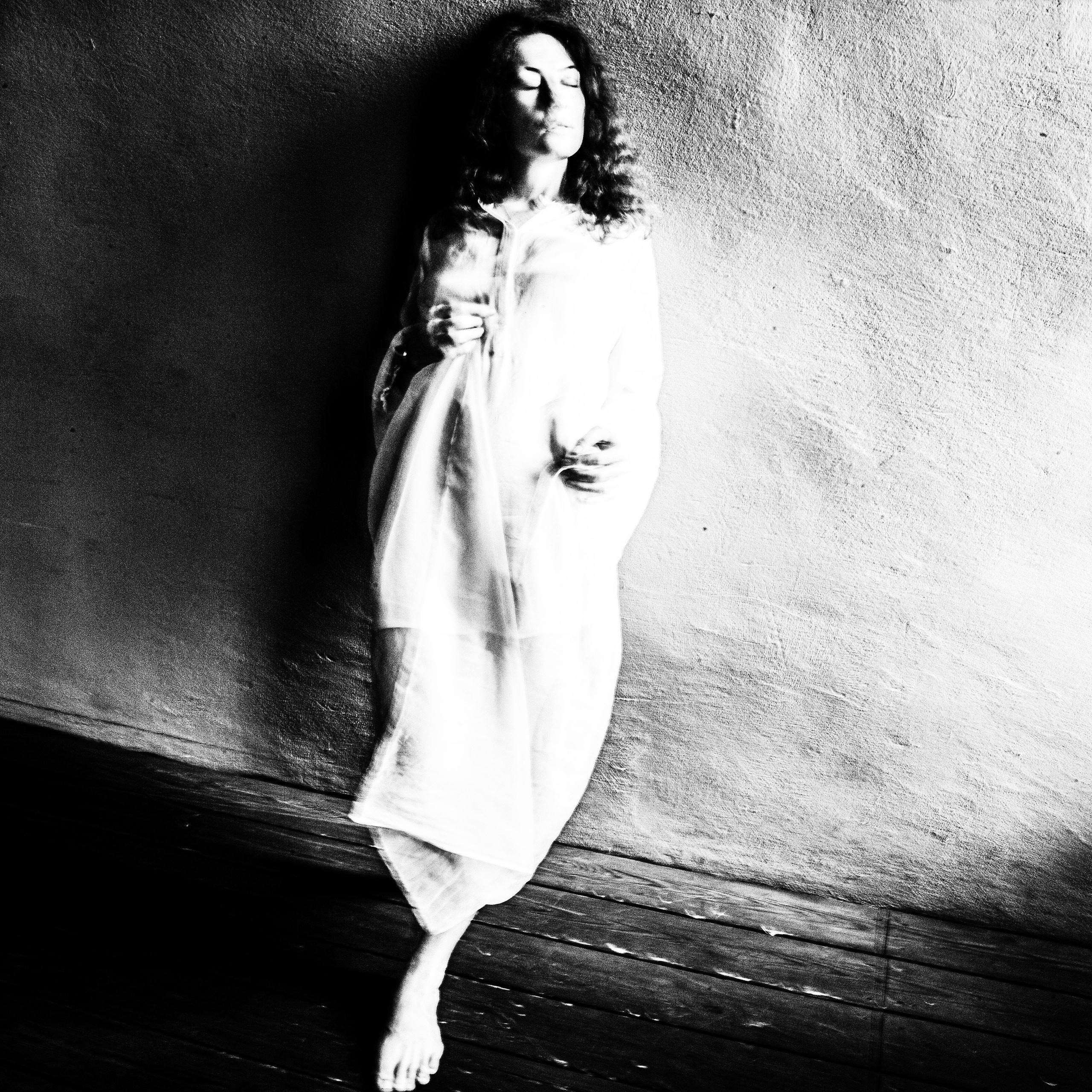 Валя. Портретная съёмка. Черно-белый фотограф Дмитрий Пчелкин