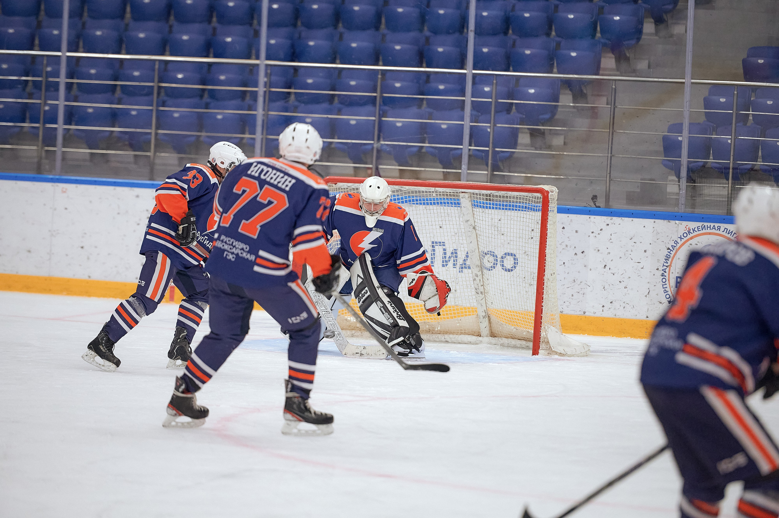 Портфолио репортажной фотосъёмки: Кристалл арена — Хоккей — РусГидро. Фотограф Яковлев Роман — Красноярск