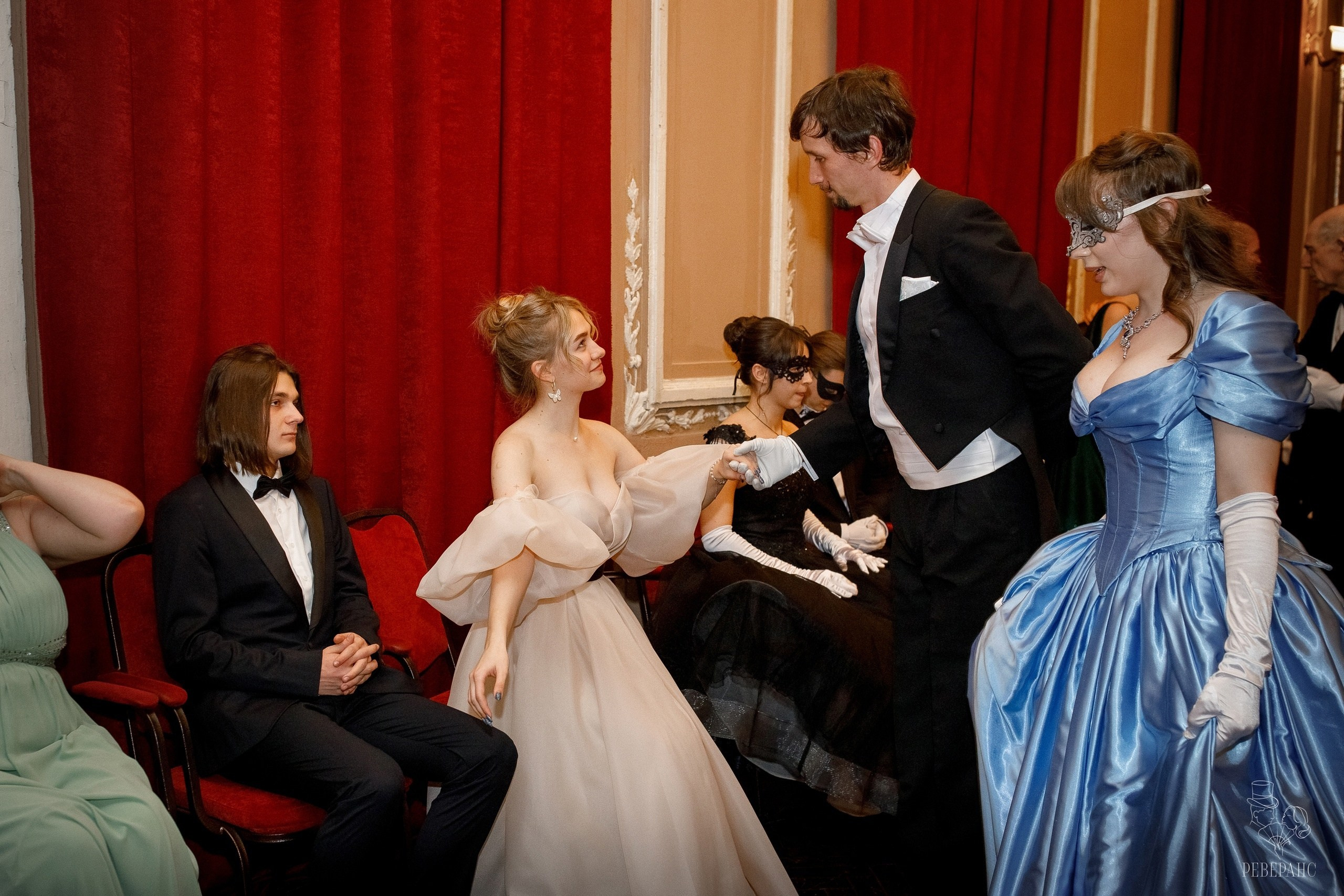 Бал в Доме Шрёдера. Дом Шрёдера