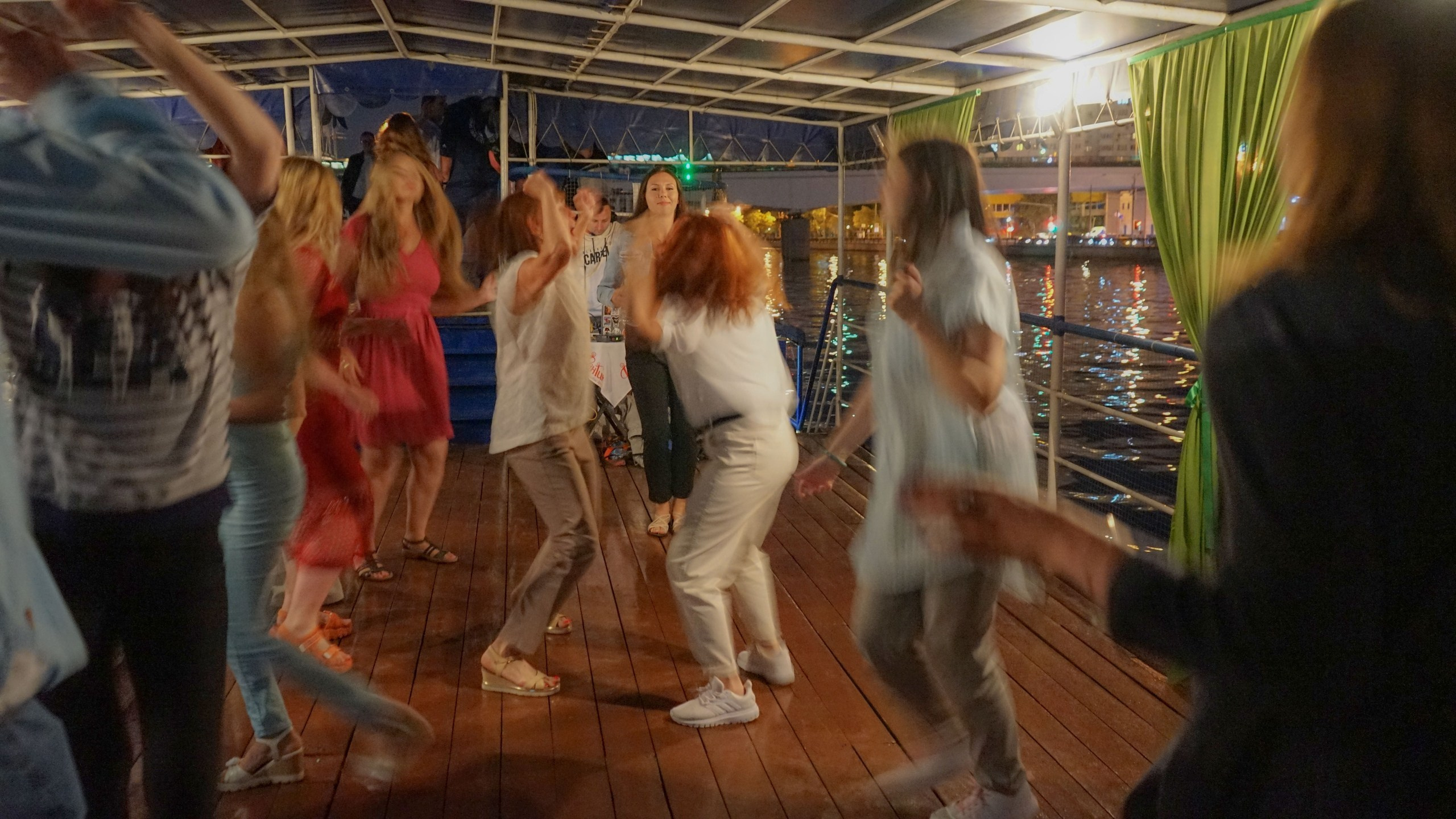 Танцы на воде | 24.07.21. Галерея Фантим