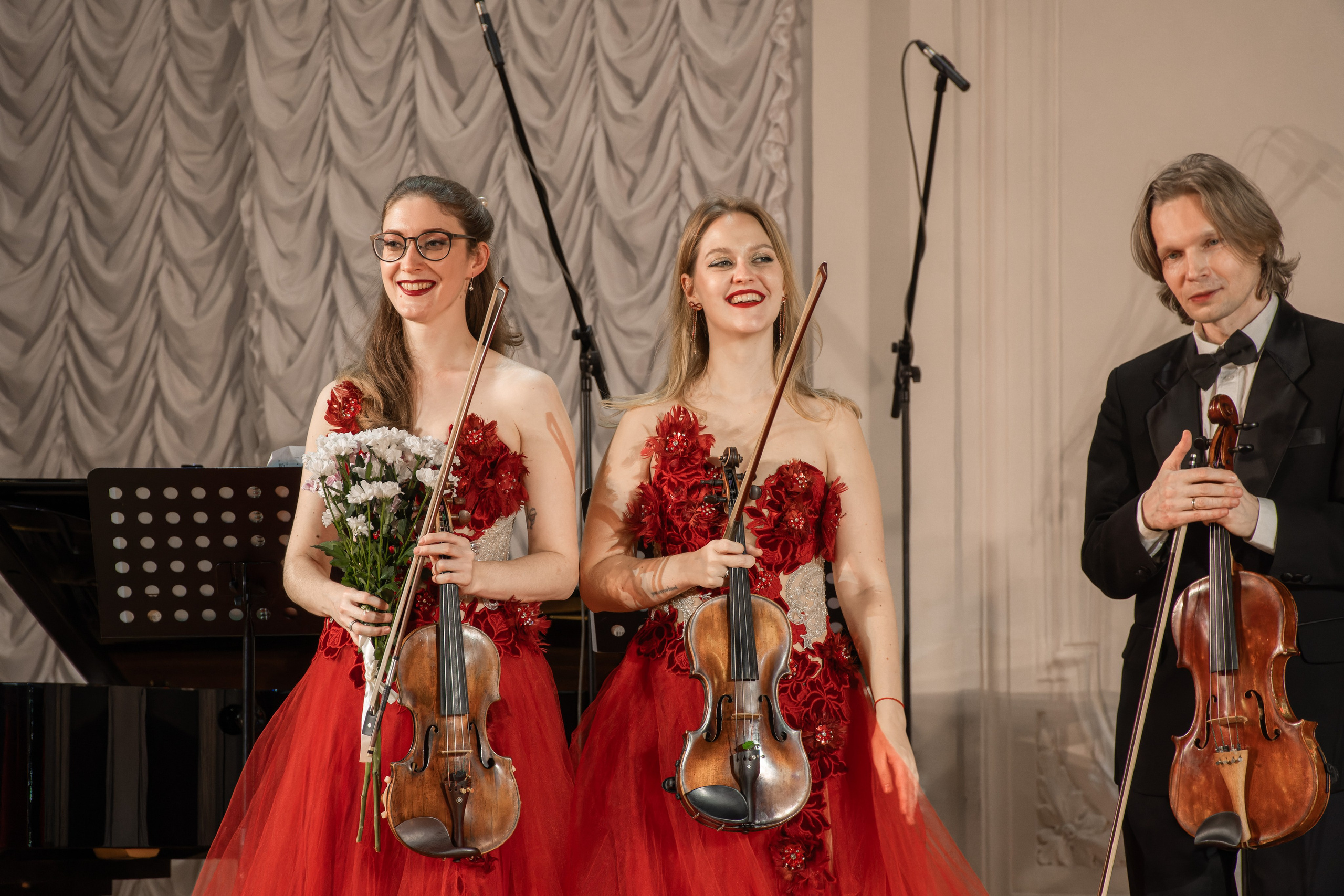 Эбру & Классическая скрипка. Фотограф в Санкт-Петербурге Авдотья Благовещенская