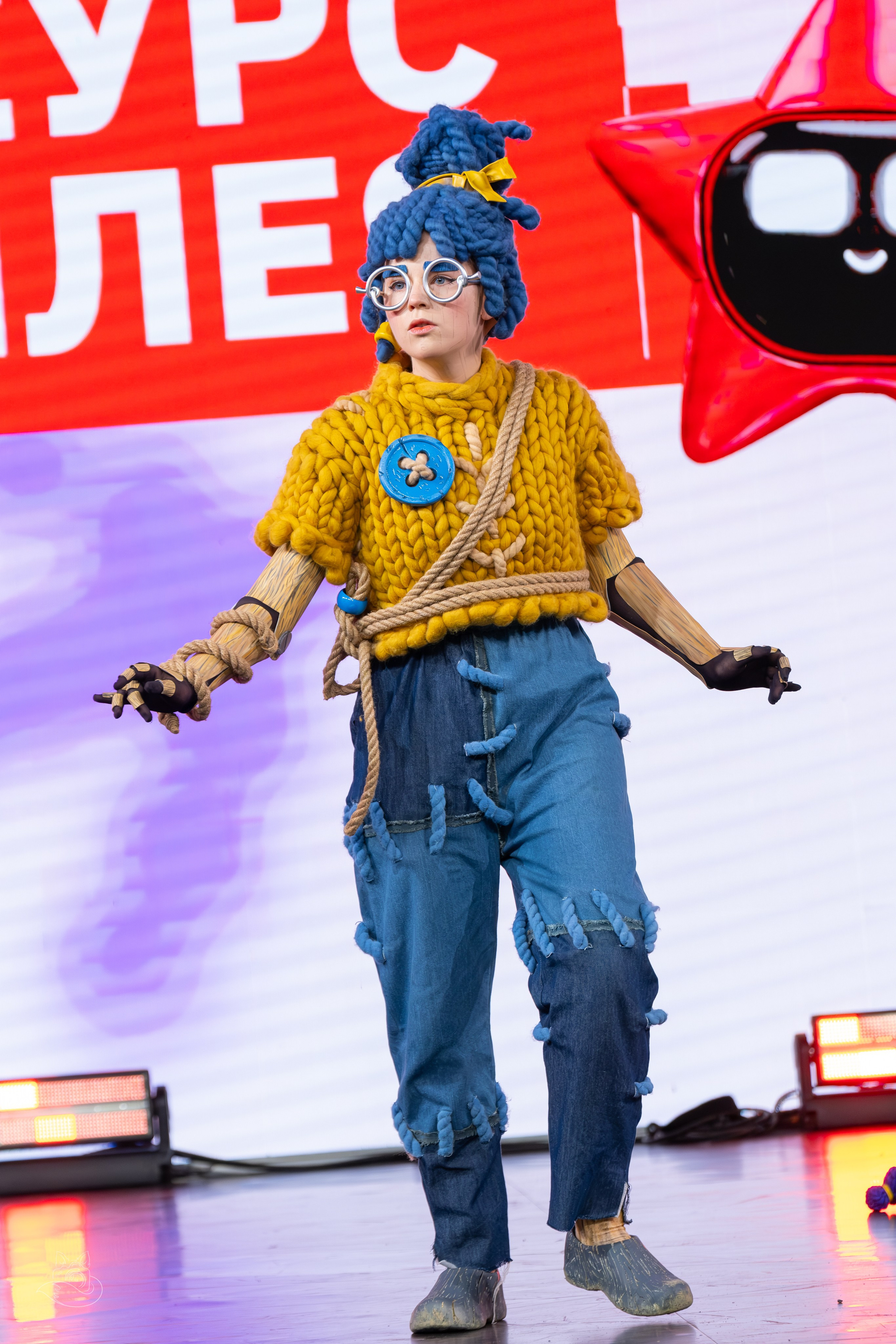 Сцена РЭД ЭКСПО 2024. Косплей фотограф