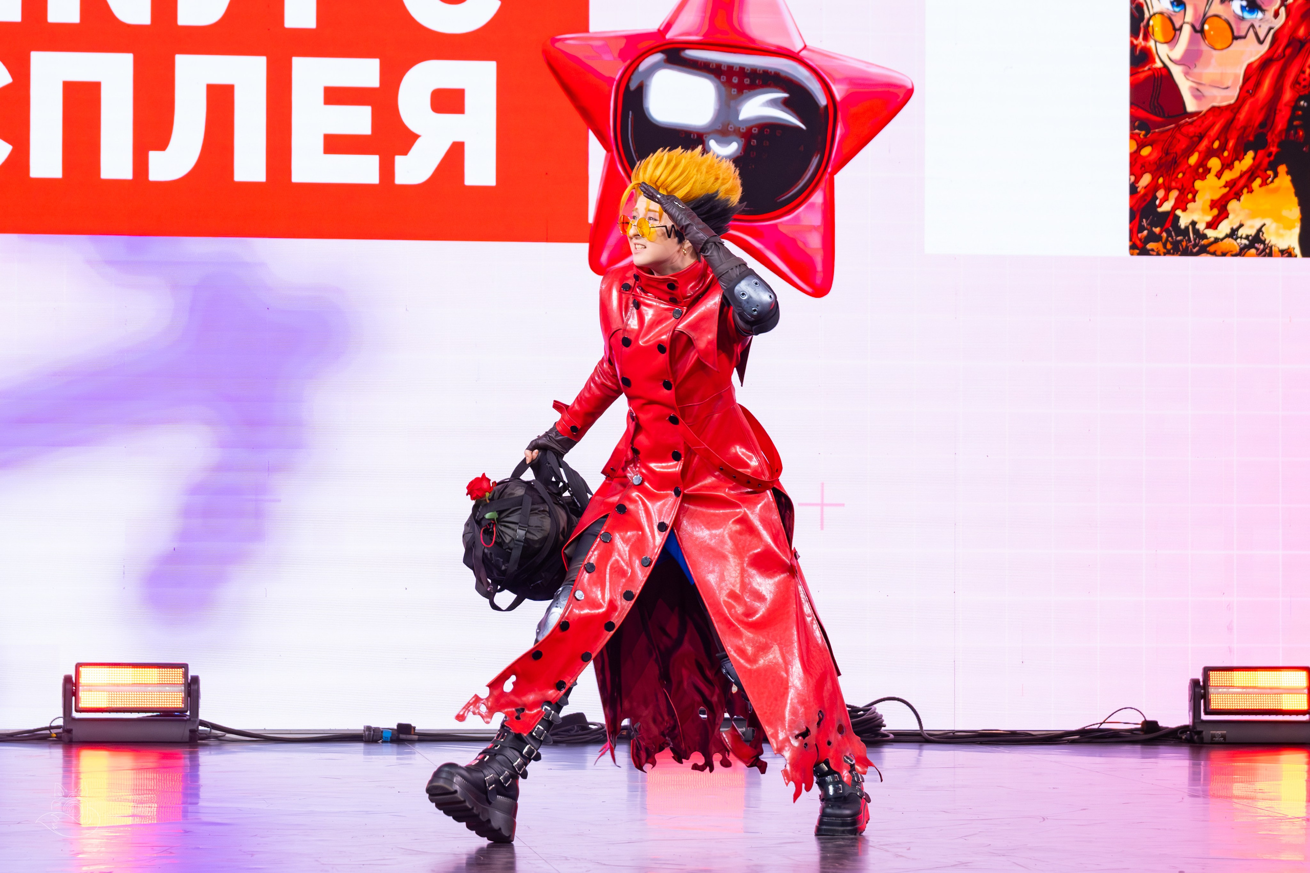 Сцена РЭД ЭКСПО 2024. Косплей фотограф