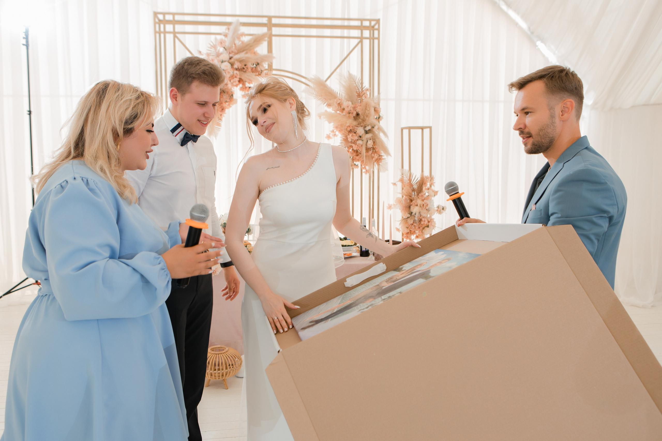 Павел и Ангелина. Видеосъемка и фотосъемка свадеб. Фотограф и оператор на свадьбу. Видеосъемка подкастов, собственная видео-фотостудии. Предметная фотосъемка