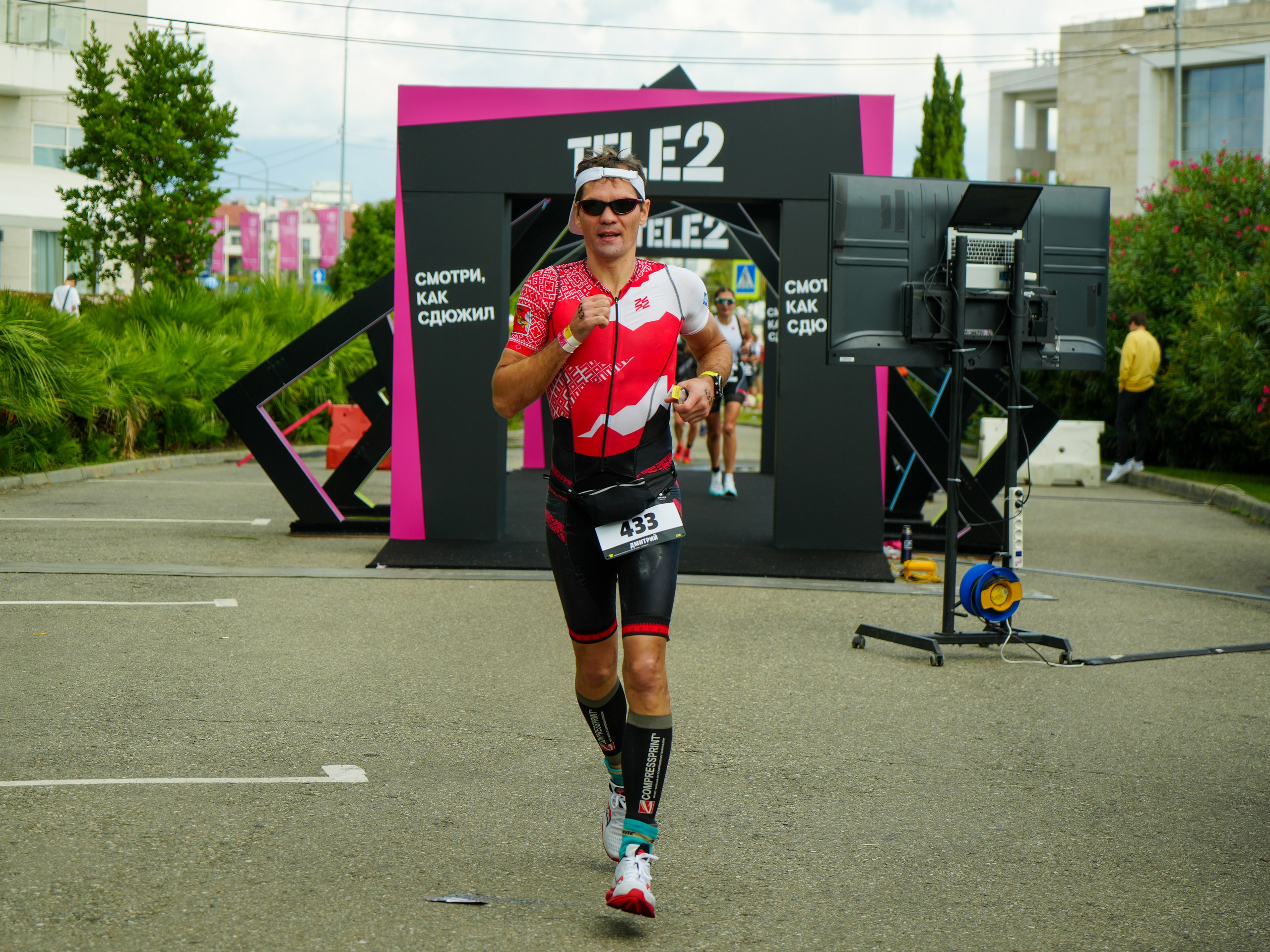 Фотоотчет партнерской интеграции для компании TELE2 на фестивале Ironstar. Репортажный фотограф в Красной Поляне и Сочи Павлюченко Екатерина