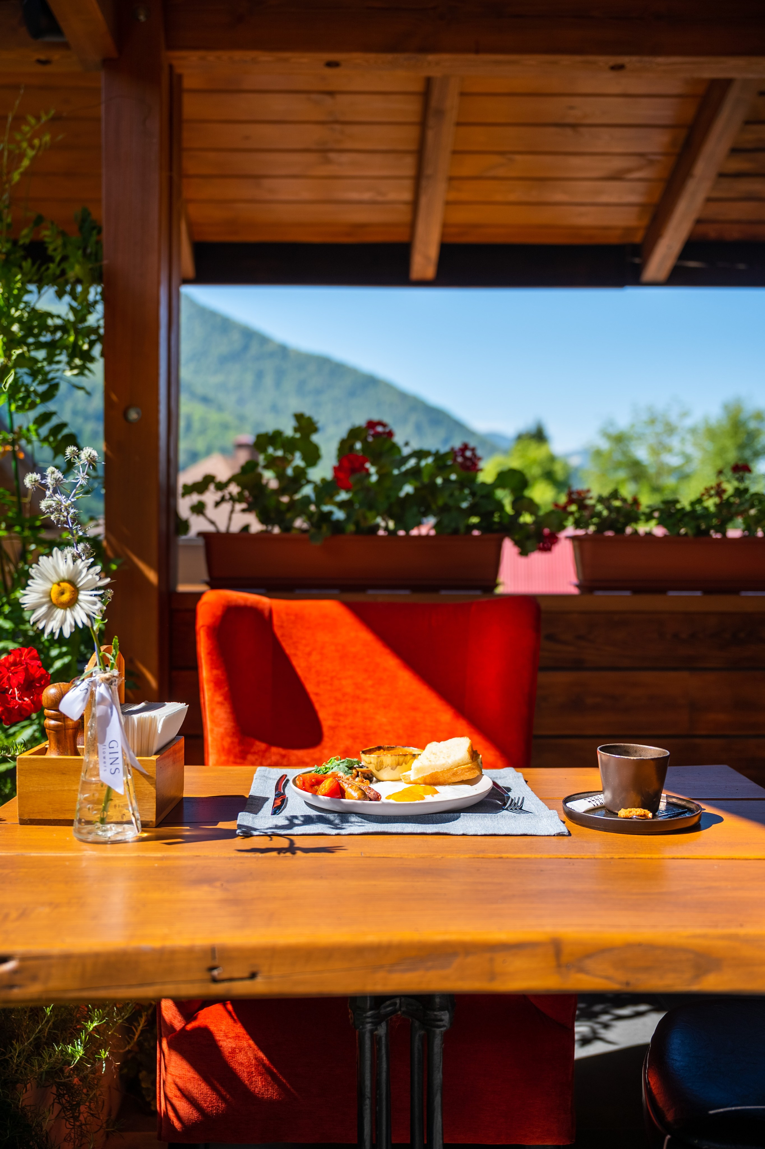 Ресторан «Трикони» в Красной Поляне. Репортажный фотограф в Красной Поляне и Сочи Павлюченко Екатерина