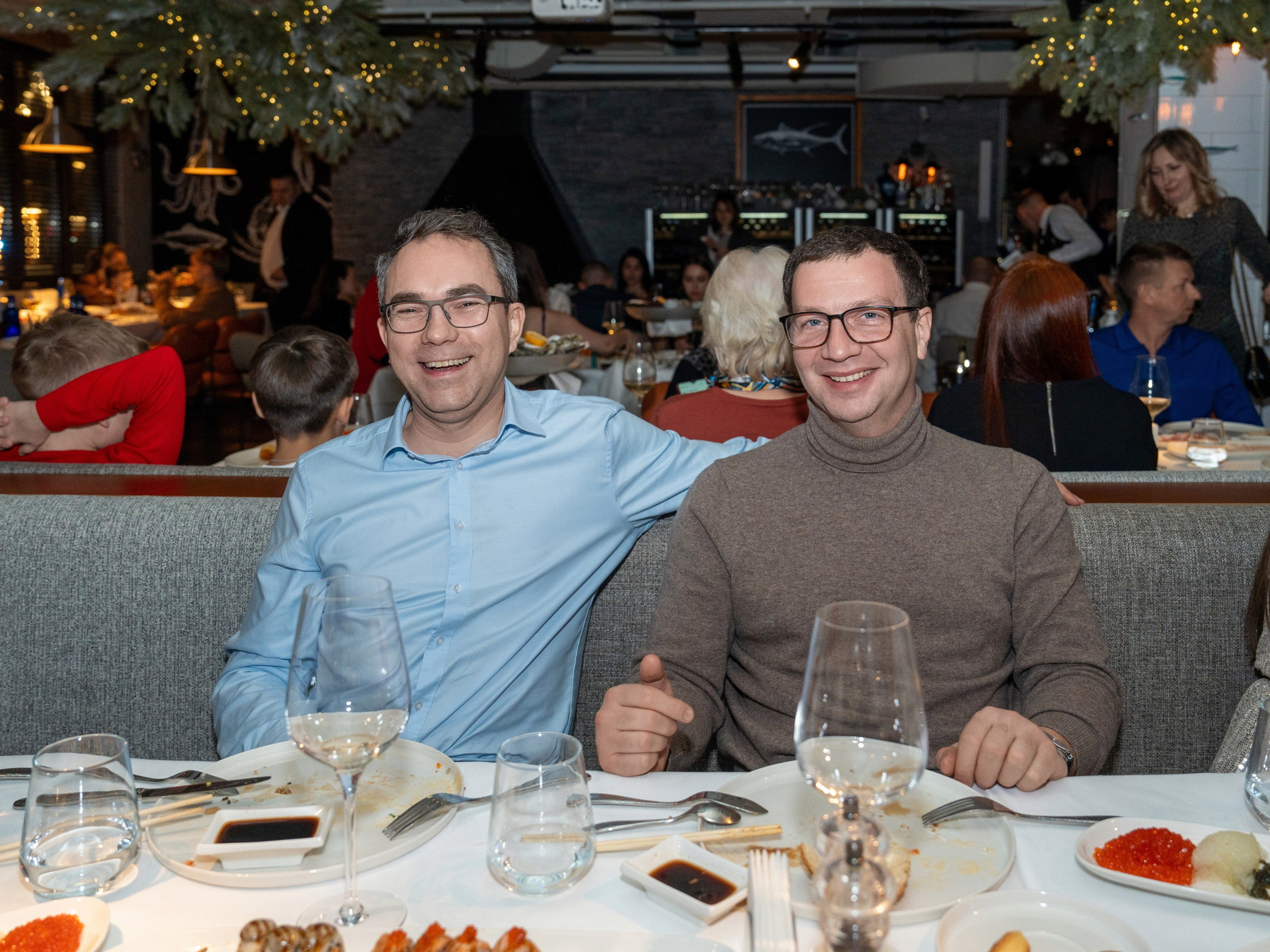 Новый год 2025 в ресторане Сахалин. Репортажный фотограф в Красной Поляне и Сочи Павлюченко Екатерина