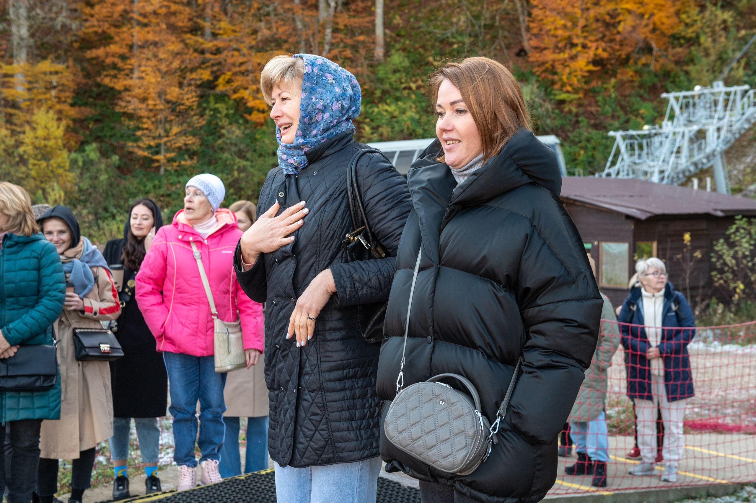 Mice мероприятие — прогулка на водопад Поликаря на курорте Красная Поляна. Репортажный фотограф в Красной Поляне и Сочи Павлюченко Екатерина