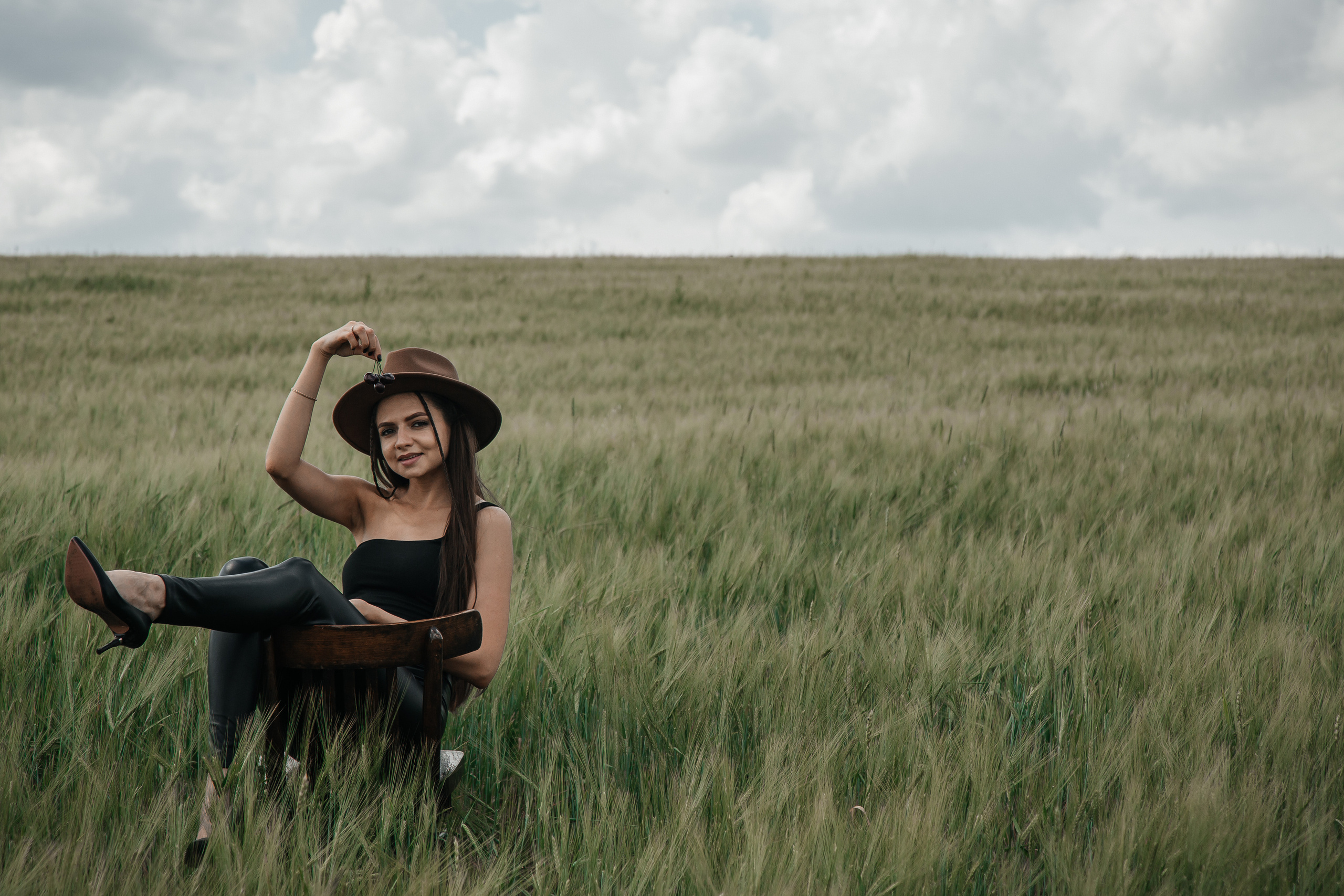 ФОТОСЕССИЯ В ЯЧМЕННОМ ПОЛЕ. Фотограф в Киселёвске Татьяна Трухалева