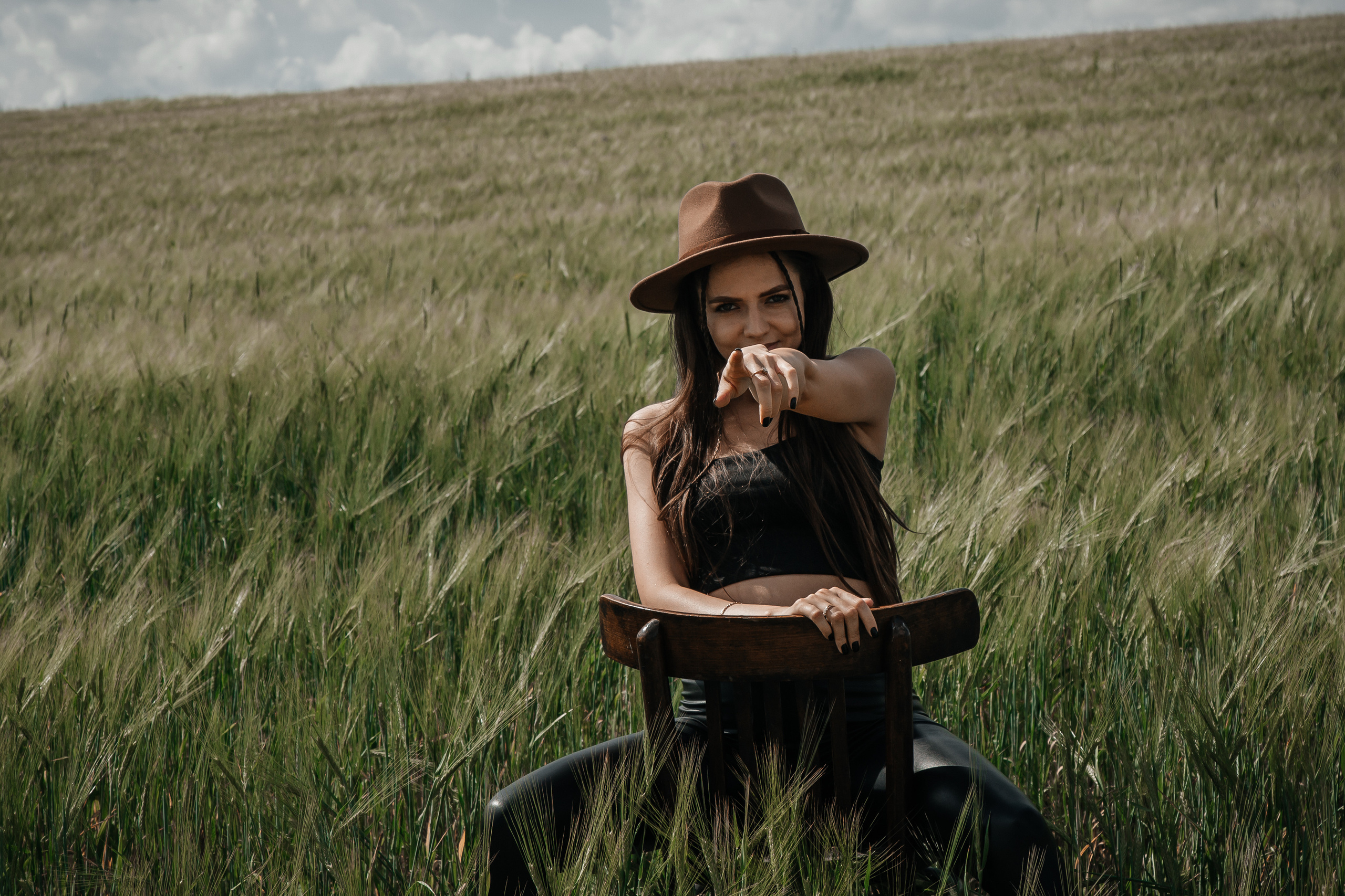 ФОТОСЕССИЯ В ЯЧМЕННОМ ПОЛЕ. Фотограф в Киселёвске Татьяна Трухалева