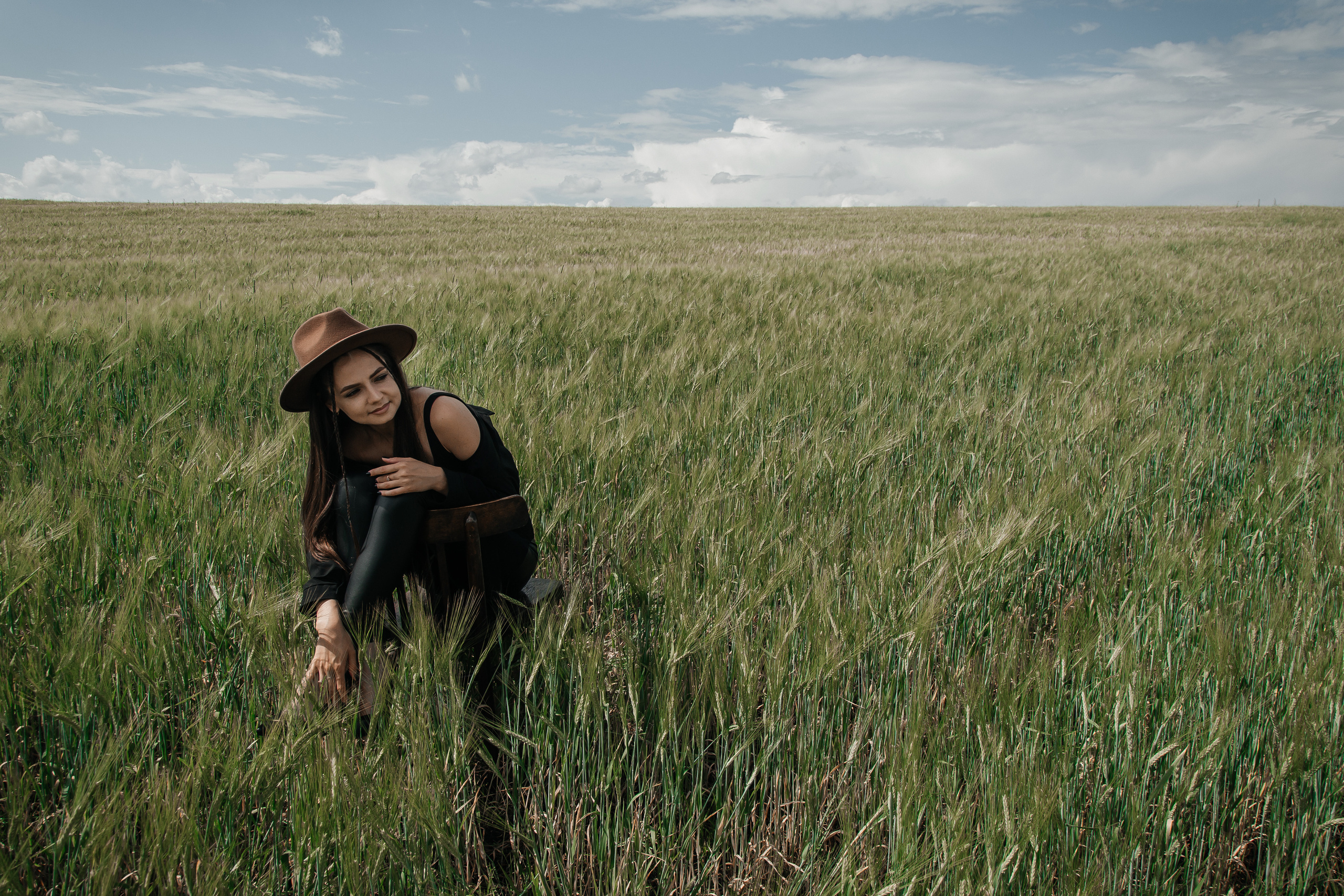 ФОТОСЕССИЯ В ЯЧМЕННОМ ПОЛЕ. Фотограф в Киселёвске Татьяна Трухалева