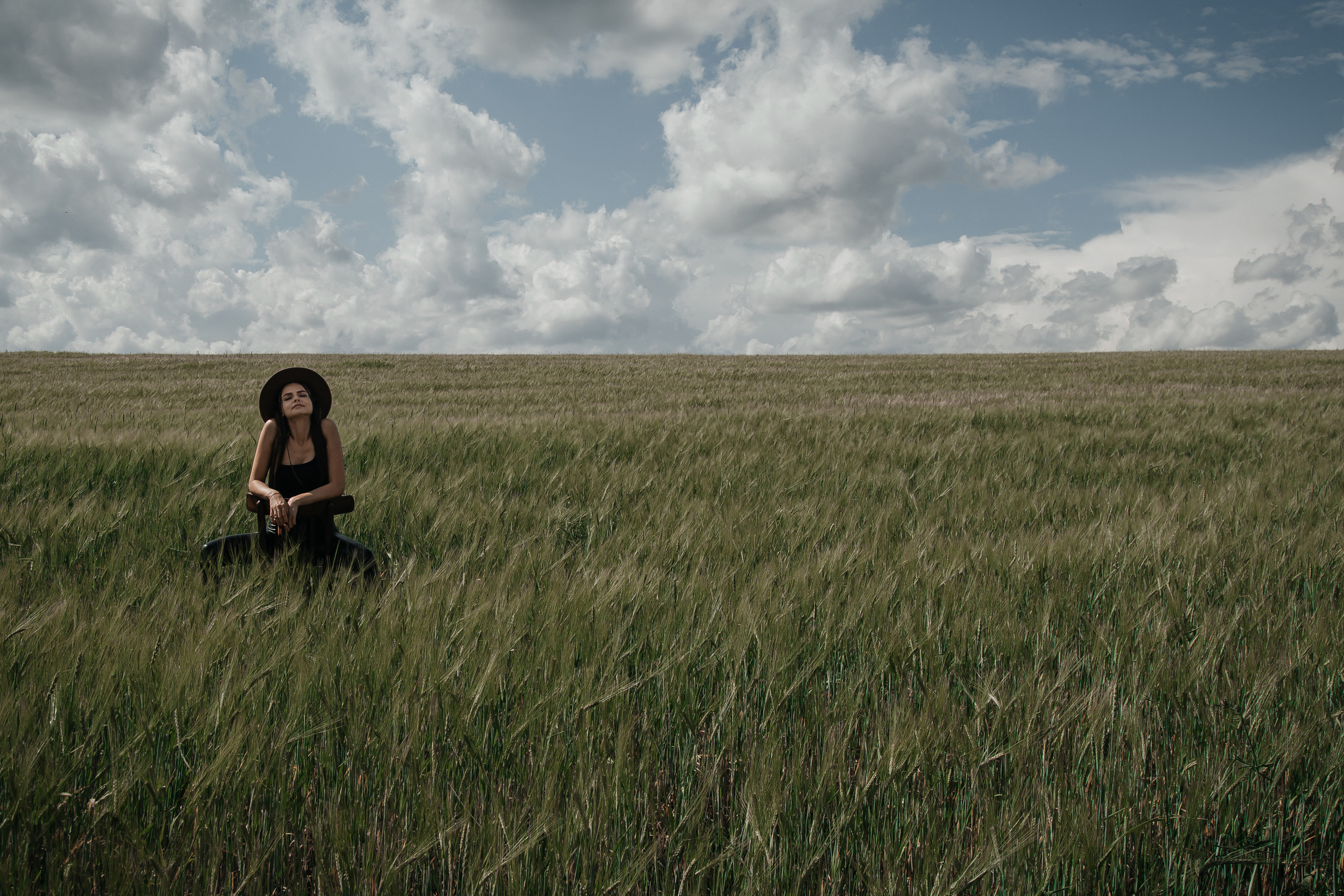 ФОТОСЕССИЯ В ЯЧМЕННОМ ПОЛЕ. Фотограф в Киселёвске Татьяна Трухалева