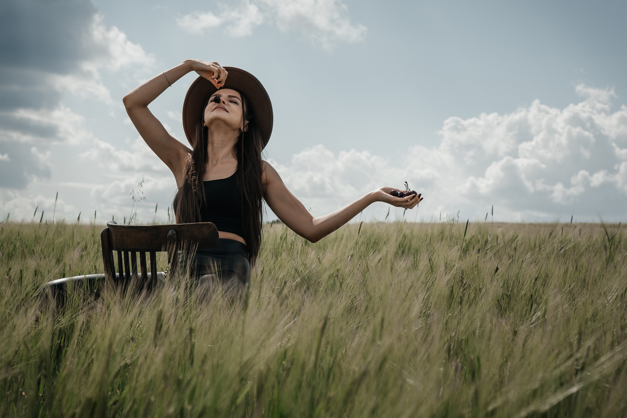 ФОТОСЕССИЯ В ЯЧМЕННОМ ПОЛЕ. Фотограф в Киселёвске Татьяна Трухалева