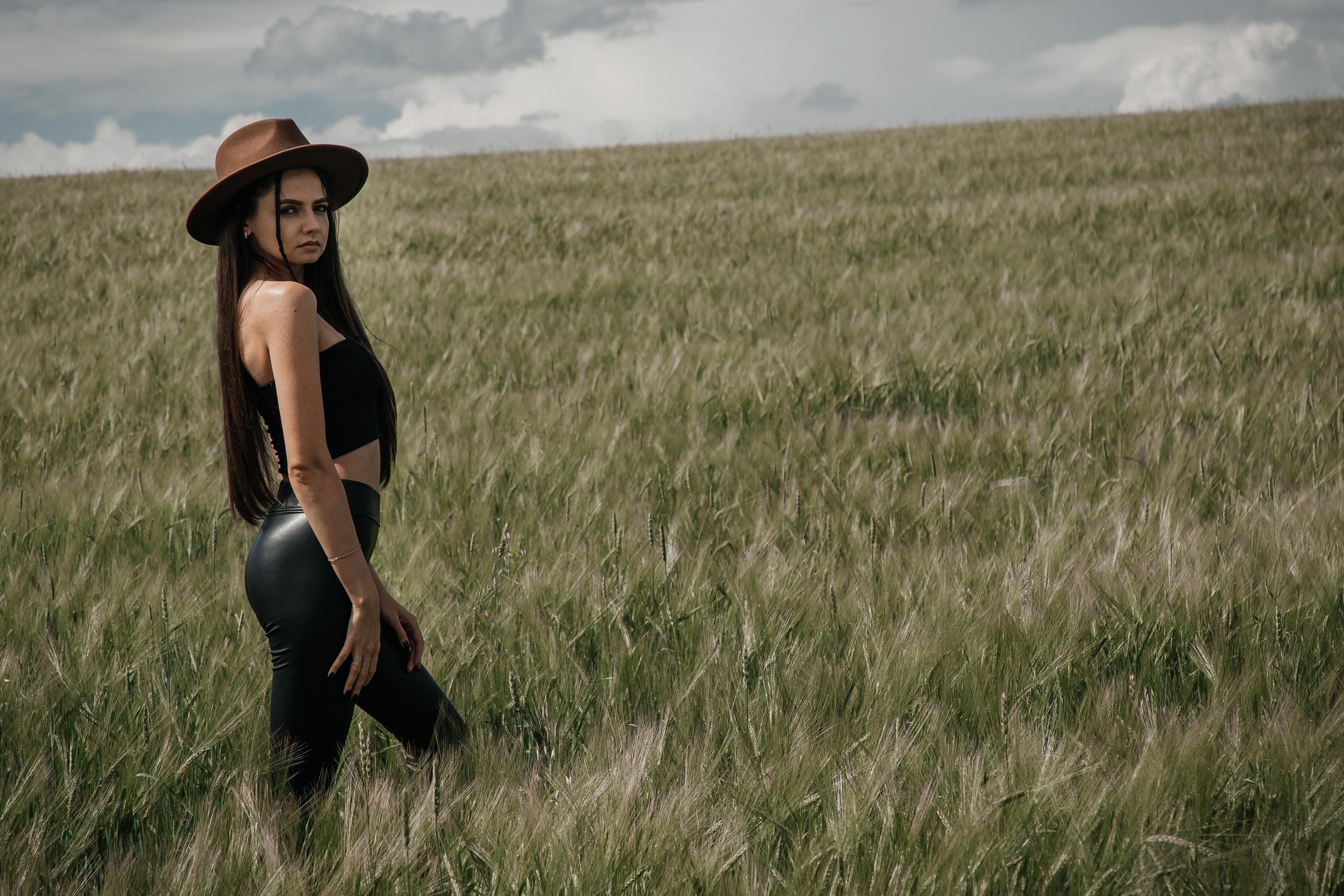 ФОТОСЕССИЯ В ЯЧМЕННОМ ПОЛЕ. Фотограф в Киселёвске Татьяна Трухалева