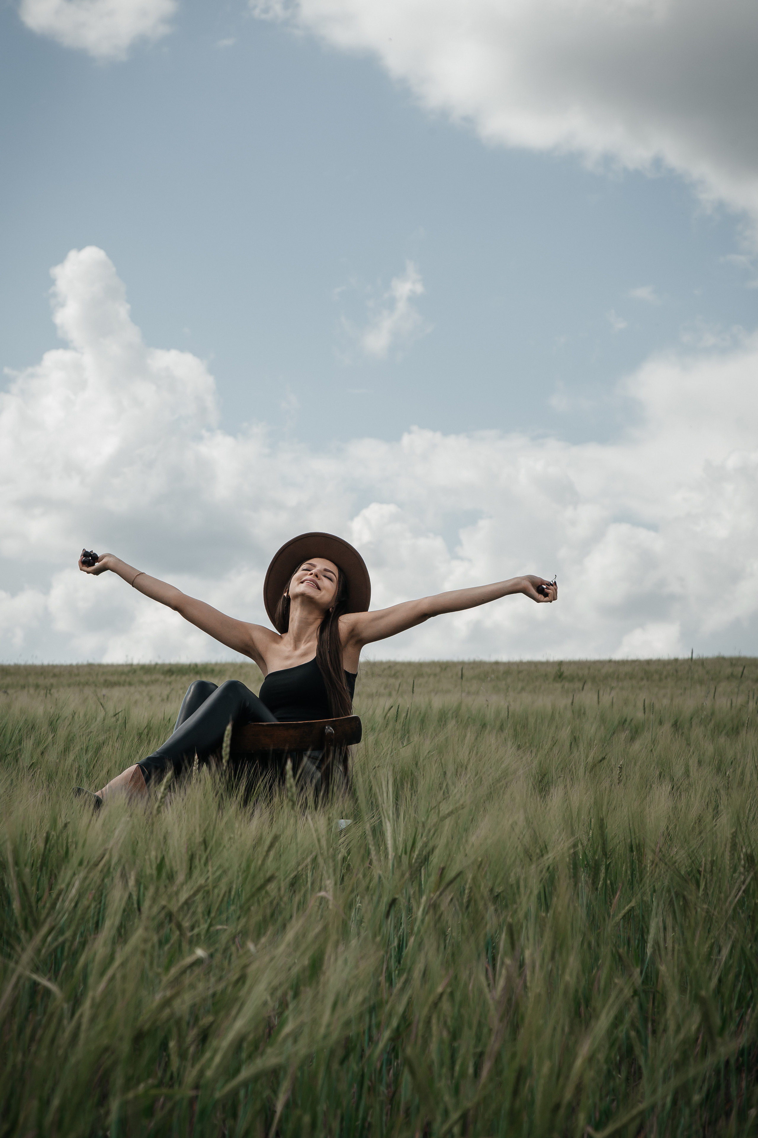 ФОТОСЕССИЯ В ЯЧМЕННОМ ПОЛЕ. Фотограф в Киселёвске Татьяна Трухалева