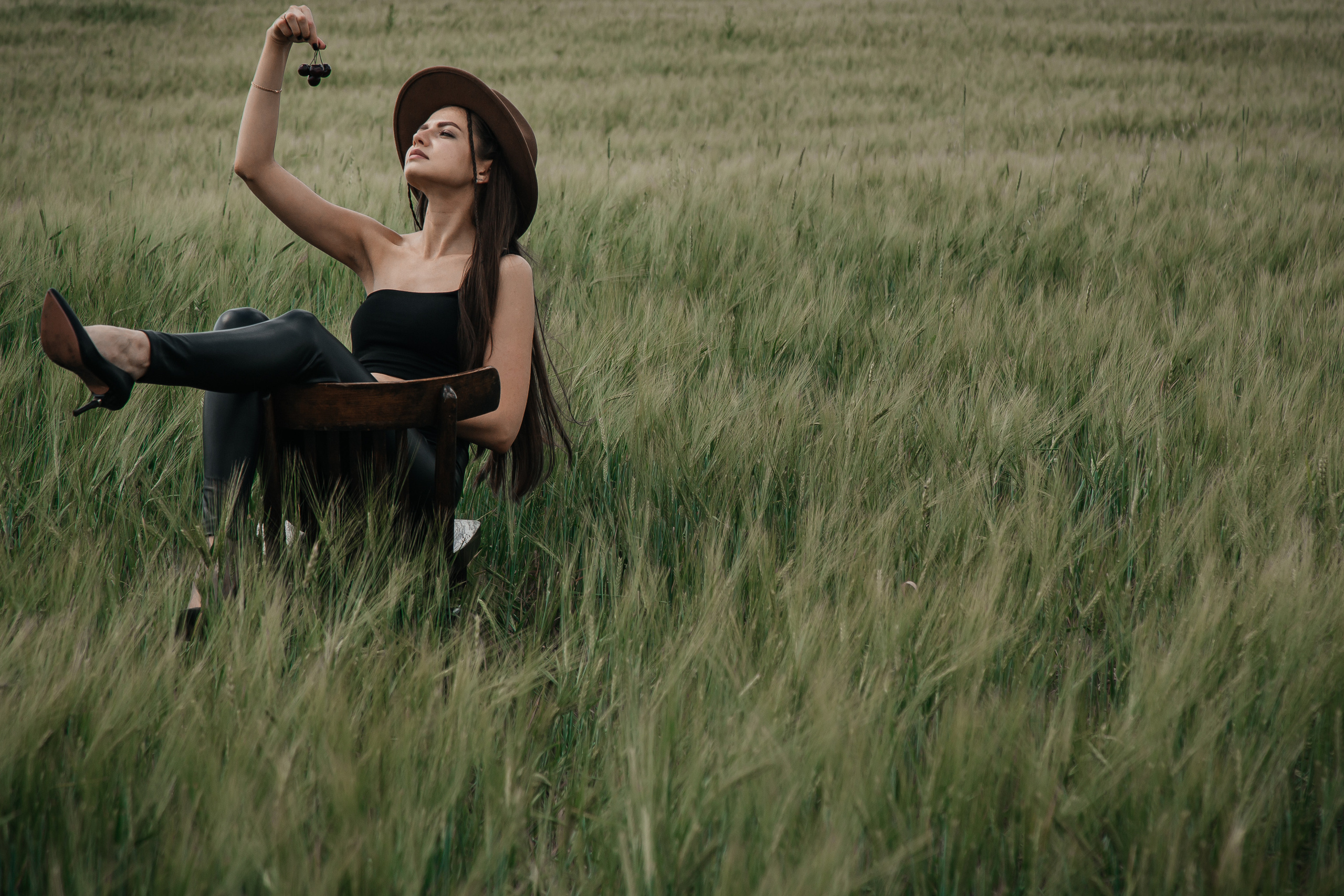 ФОТОСЕССИЯ В ЯЧМЕННОМ ПОЛЕ. Фотограф в Киселёвске Татьяна Трухалева