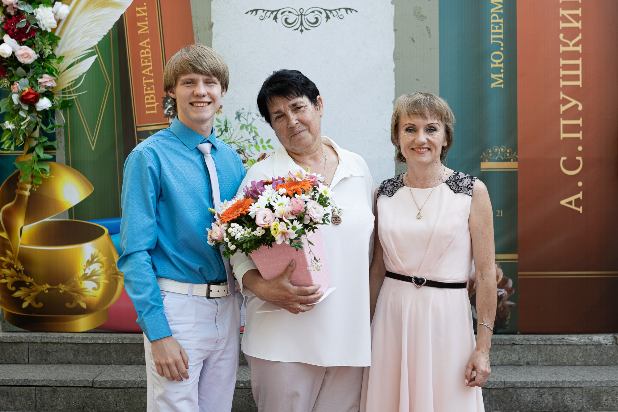 Фотосъёмка выпускного в школе. Свадебный фотограф, фотосъемка в Крыму, Севастополе, Симферополе, Ялте