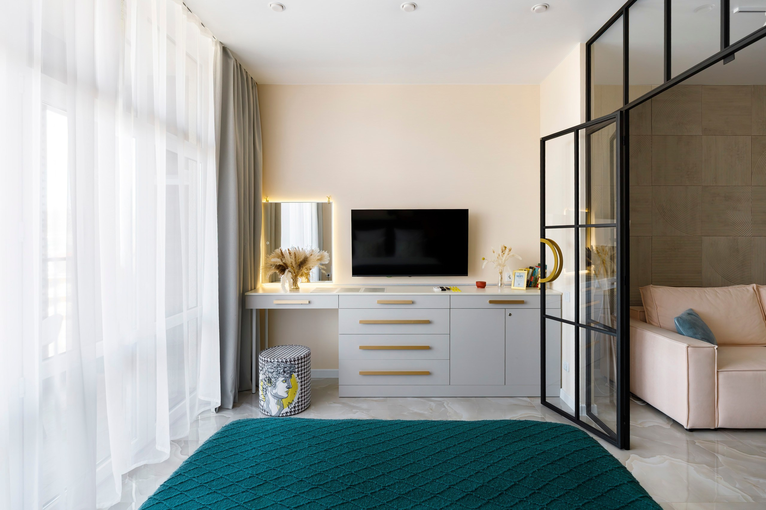 Судак. Апартаменты для суточной аренды. Atlas Apart-Hotel & SPA. Интерьерный фотограф Симонян Сергей в Крыму