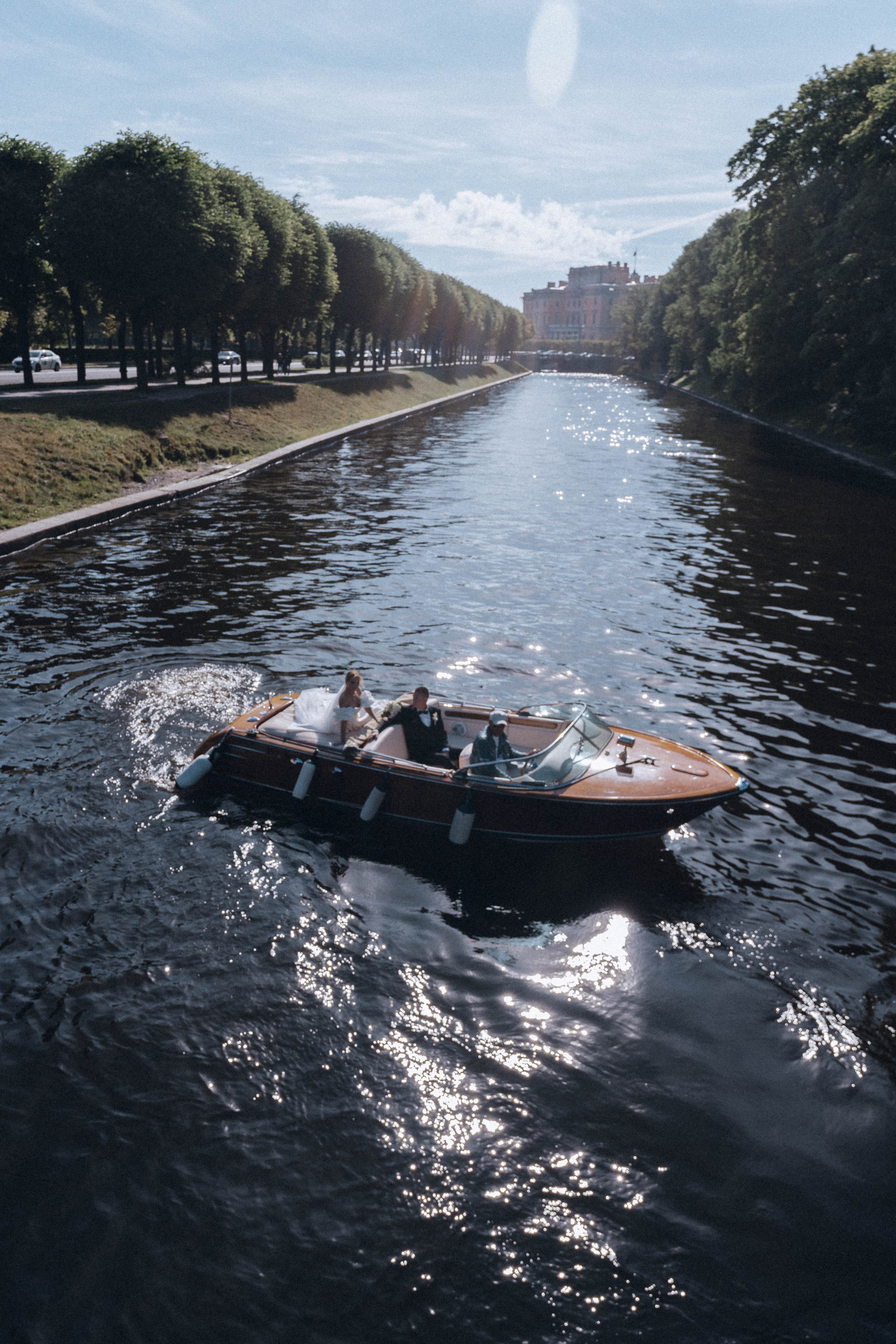 СВАДЕНБНАЯ СЬЕМКА НА КАТЕРЕ ПО КАНАЛАМ САНКТ-ПЕТЕРБУРГА И В АКВАТОРИИ НЕВЫ. Профессиональный фотограф, Санкт-Петербург — Виктория Богомолова