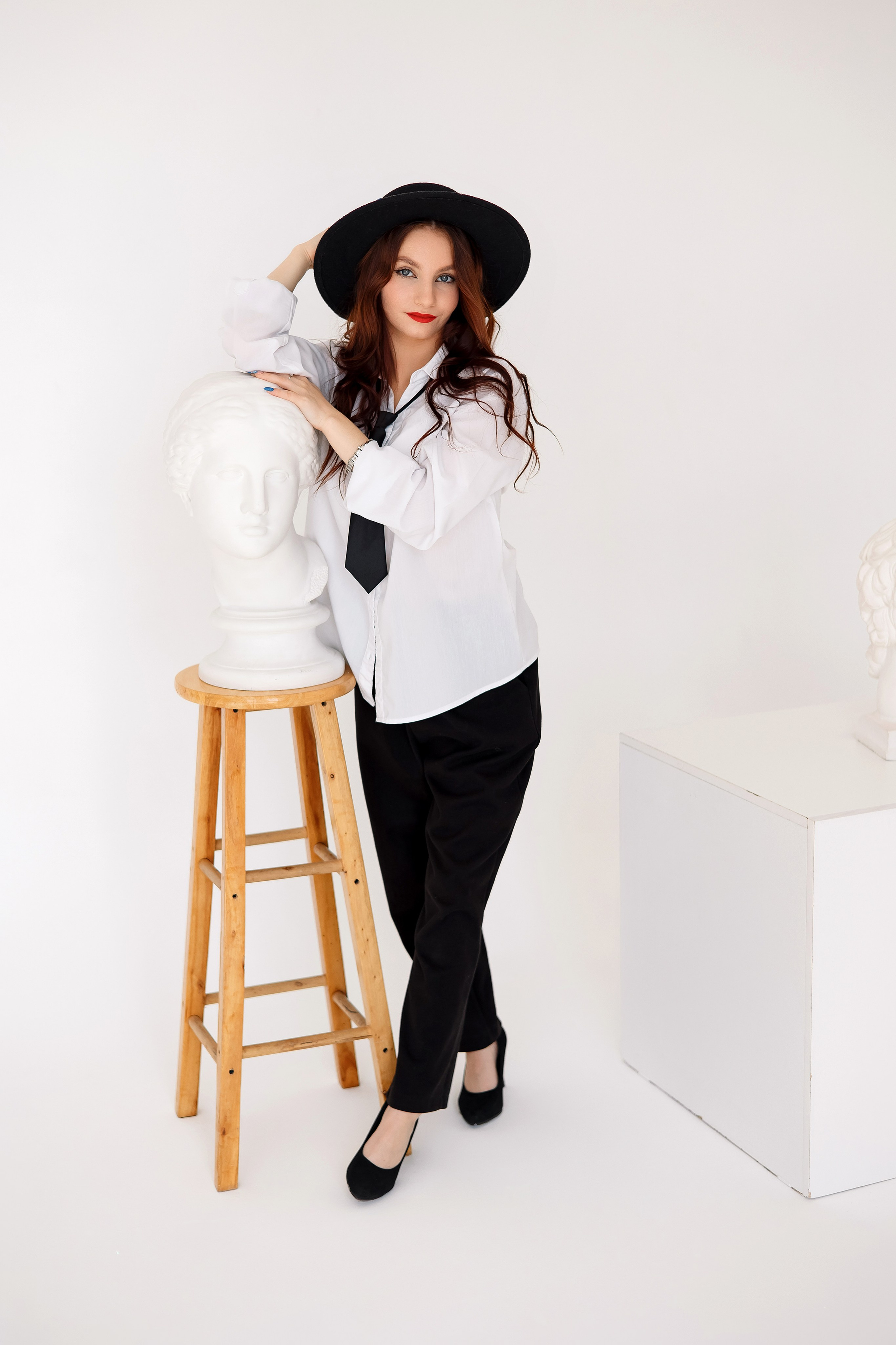 11 класс съемка на циклораме. Фотограф Любовь Корниенко, Примоский край