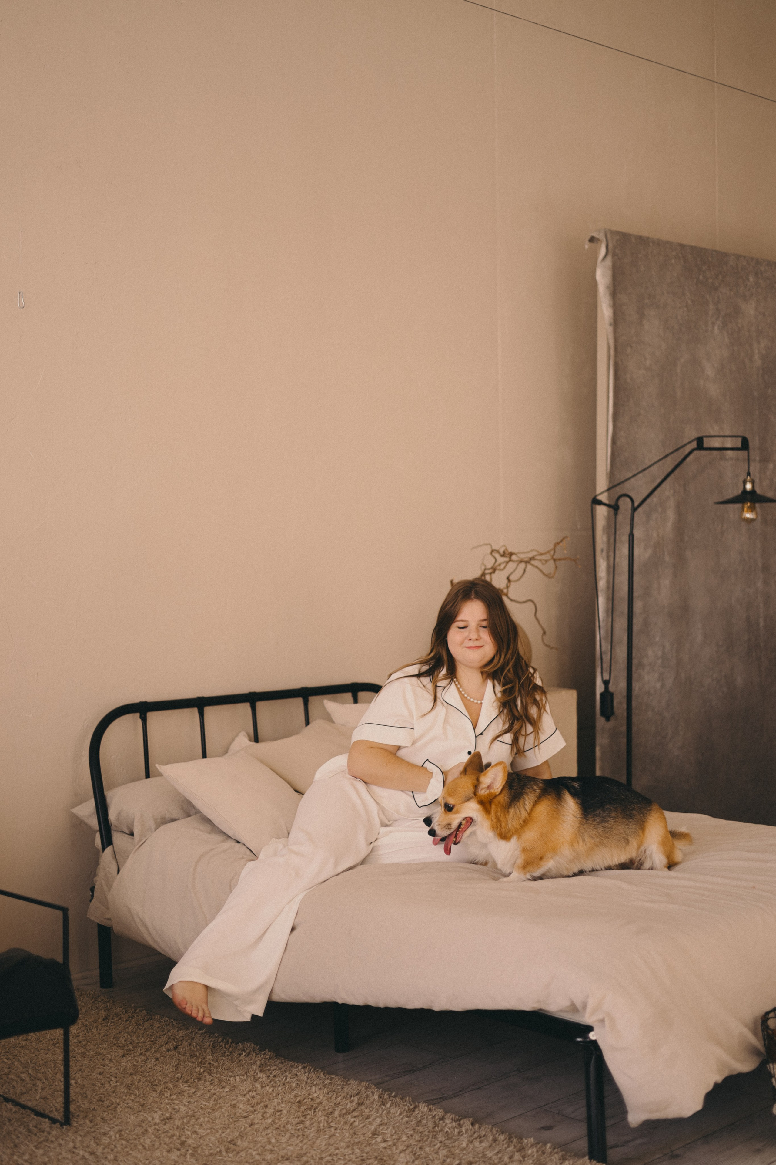 Виктория и Корги. Фотограф Мария Лаенко