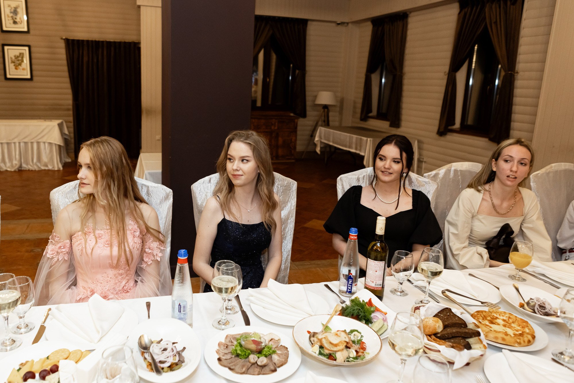 Фотосъёмка выпускного в школе. Свадебный фотограф, фотосъемка в Крыму, Севастополе, Симферополе, Ялте