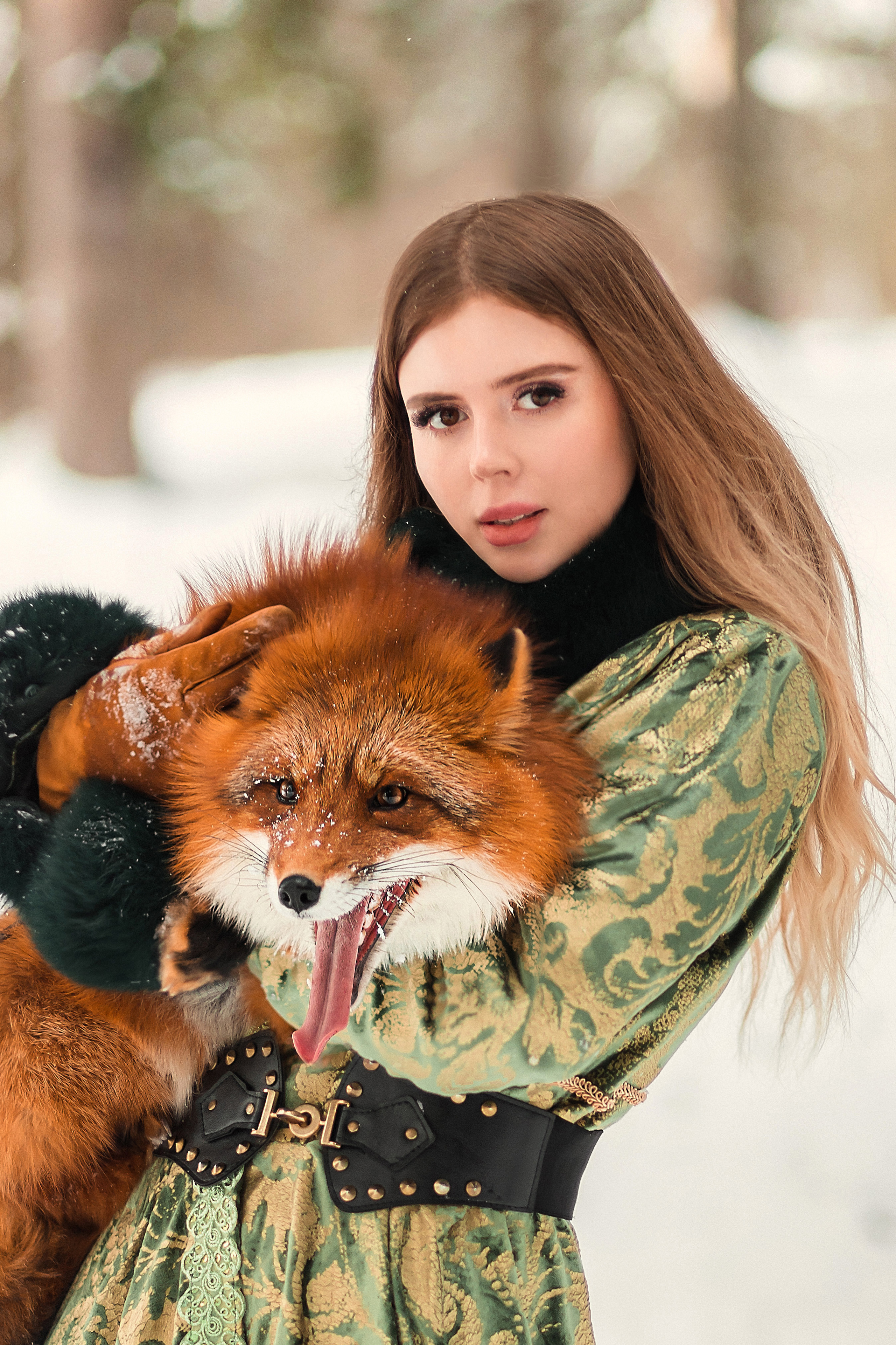 Зимняя фотосессия с лисой в Зеленограде