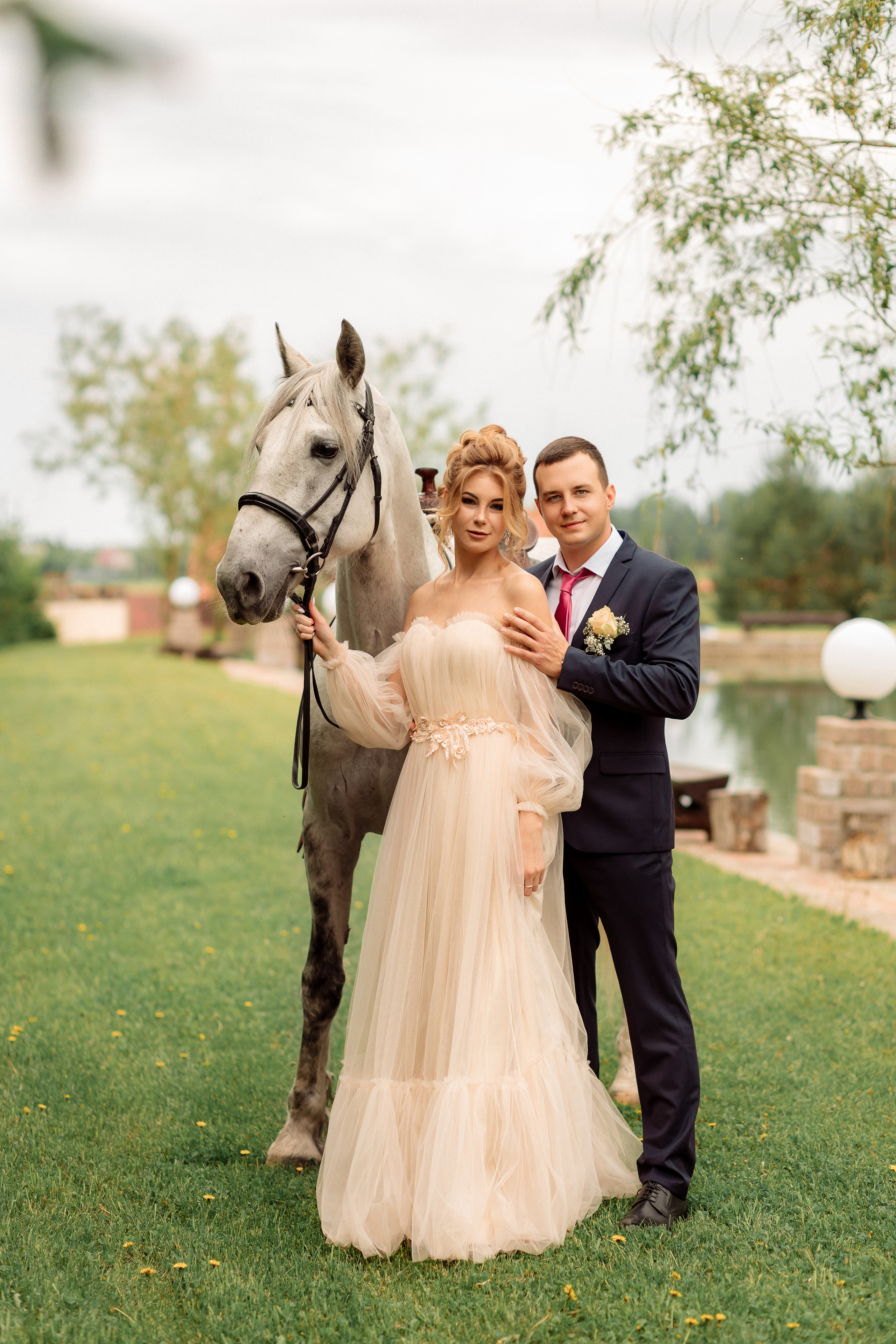 Свадебная фотосессия в конном клубе