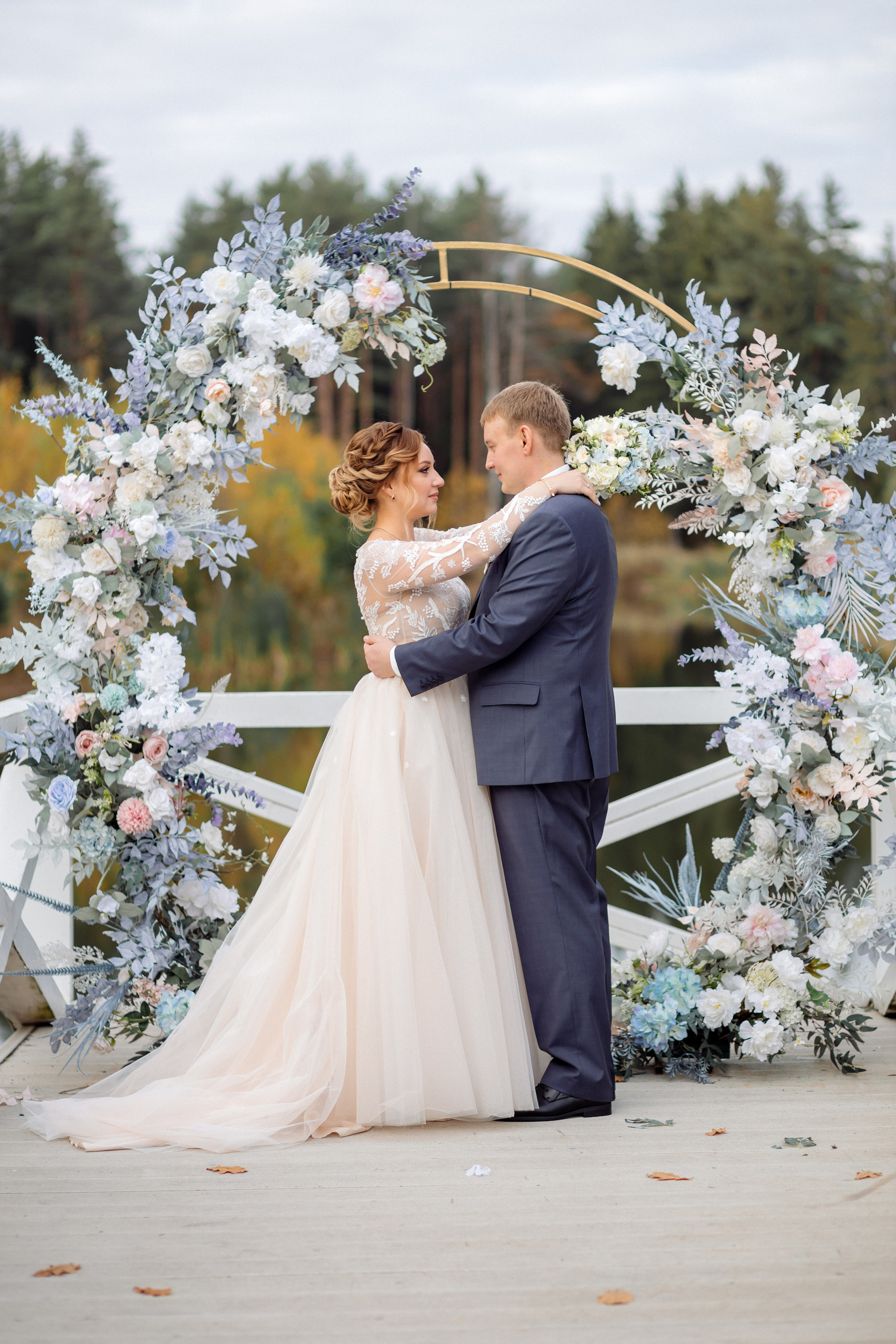 Фотосессия на свадебной площадке «Дом у озера»