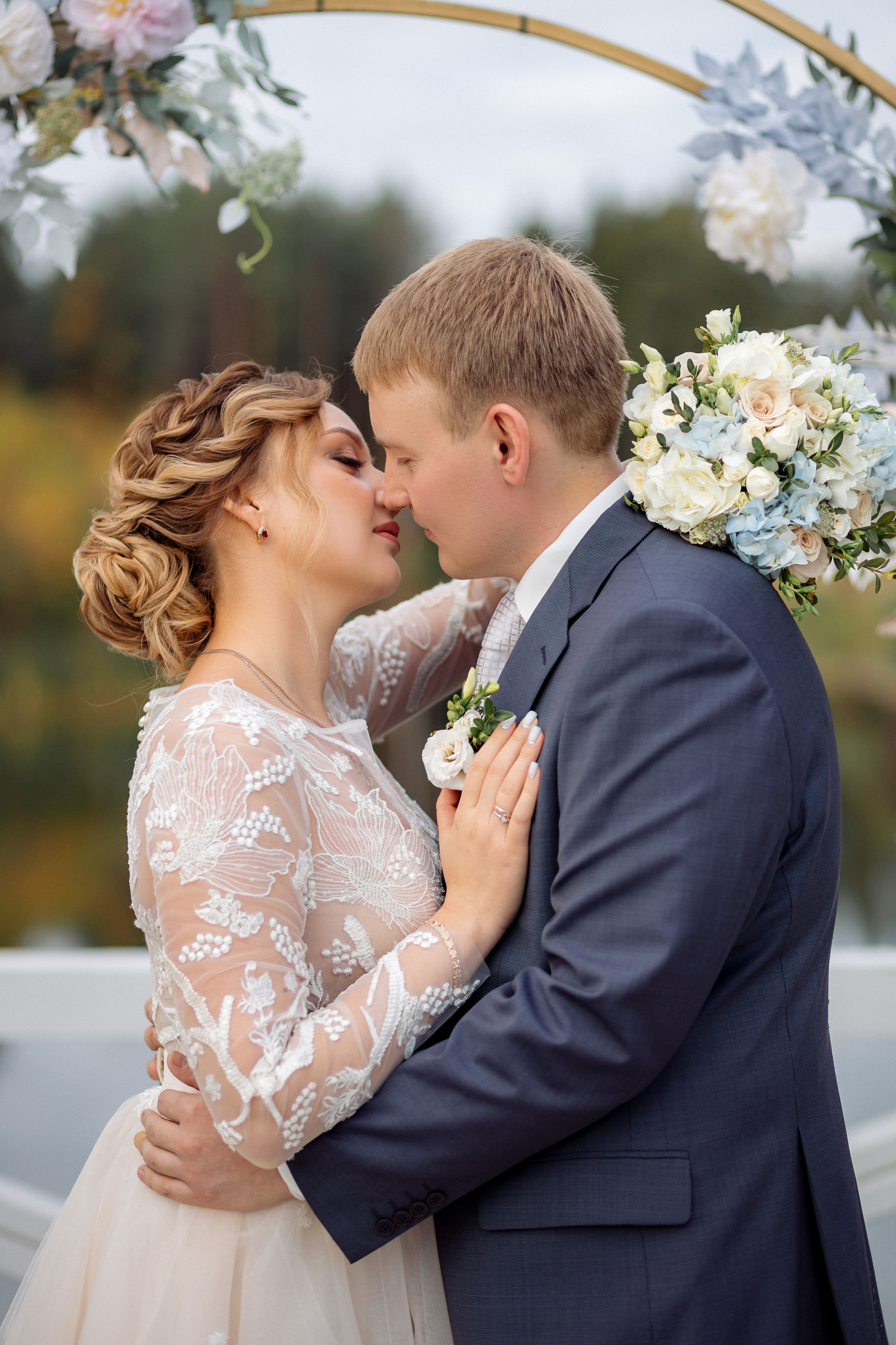 Фотосессия на свадебной площадке «Дом у озера»