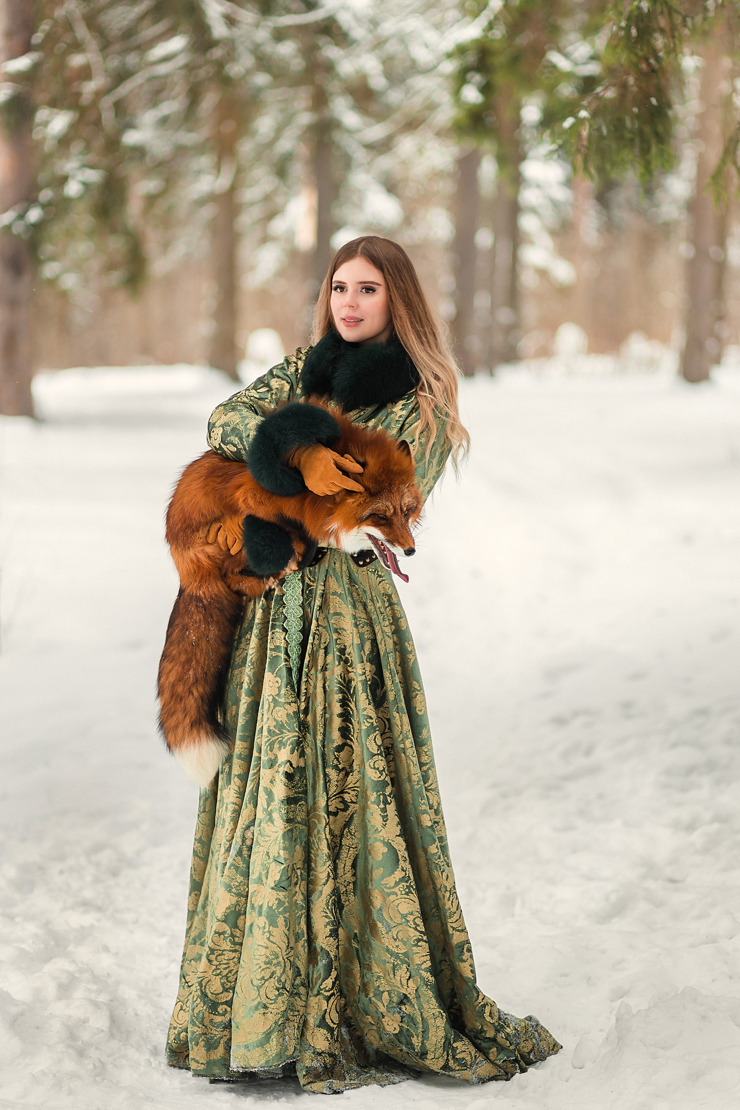 Зимняя фотосессия с лисой в Зеленограде