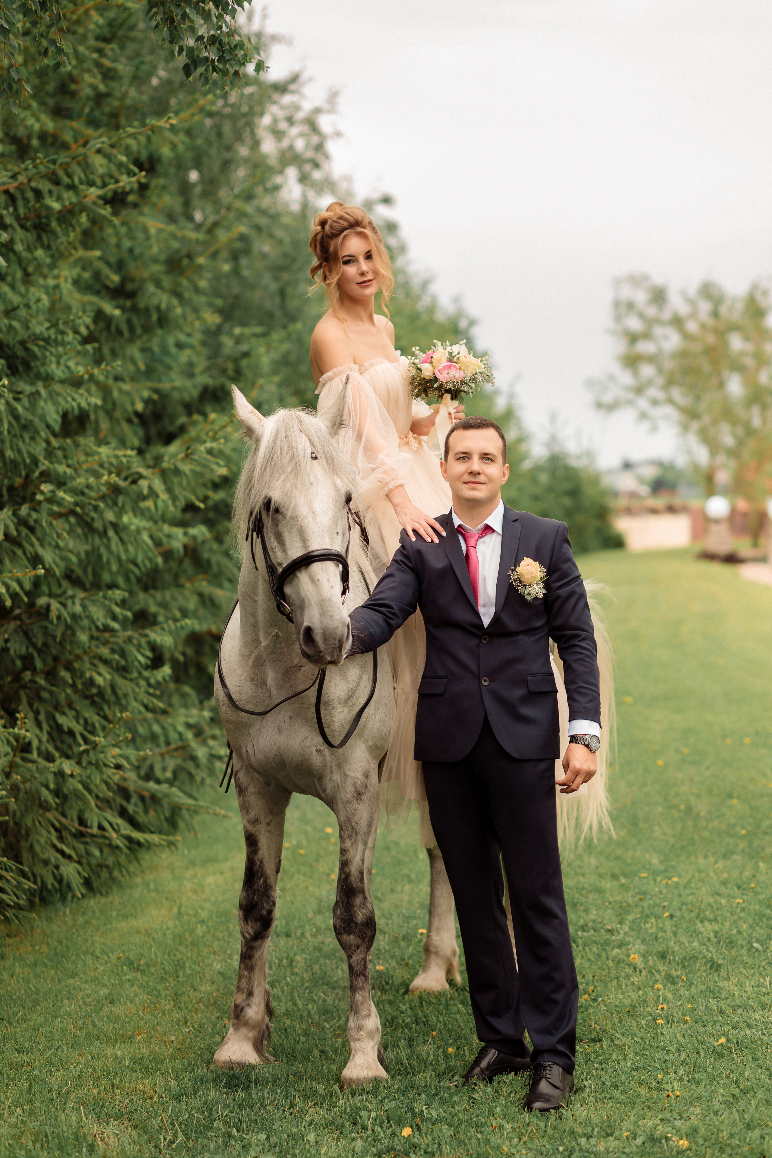 Свадебная фотосессия в конном клубе