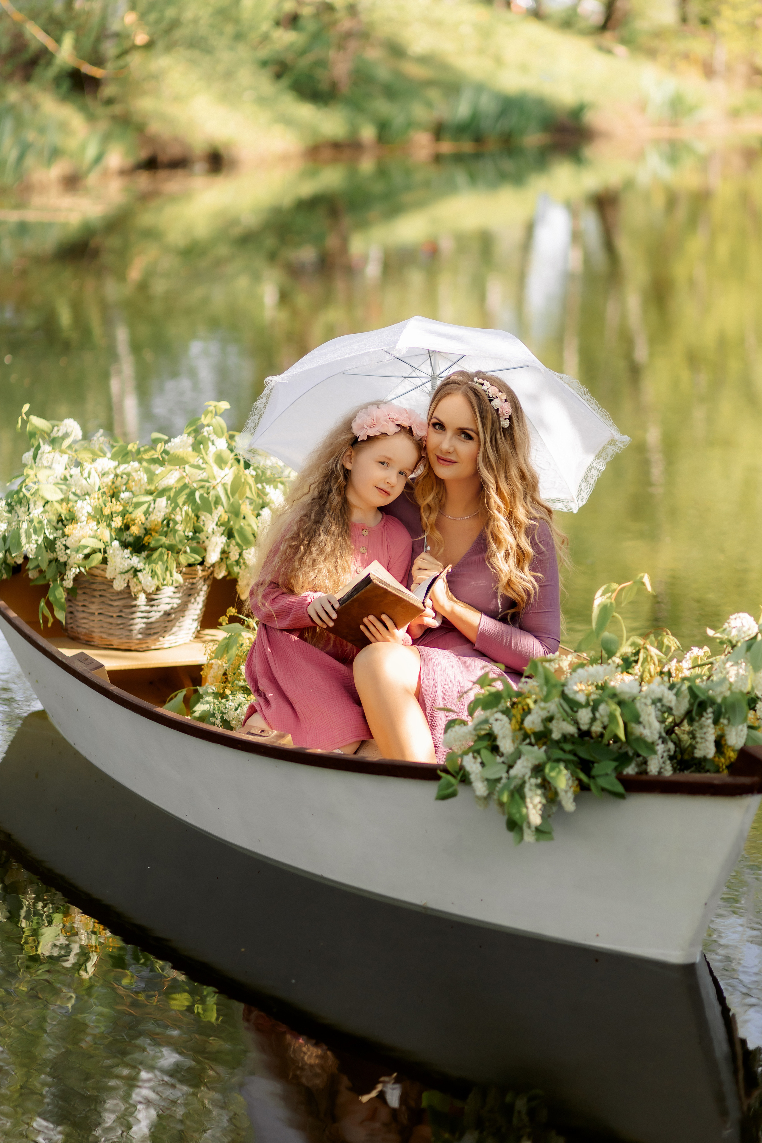 Фотосессия в цветочной лодке. Зотова Алена — семейный и женский фотограф в Зеленограде