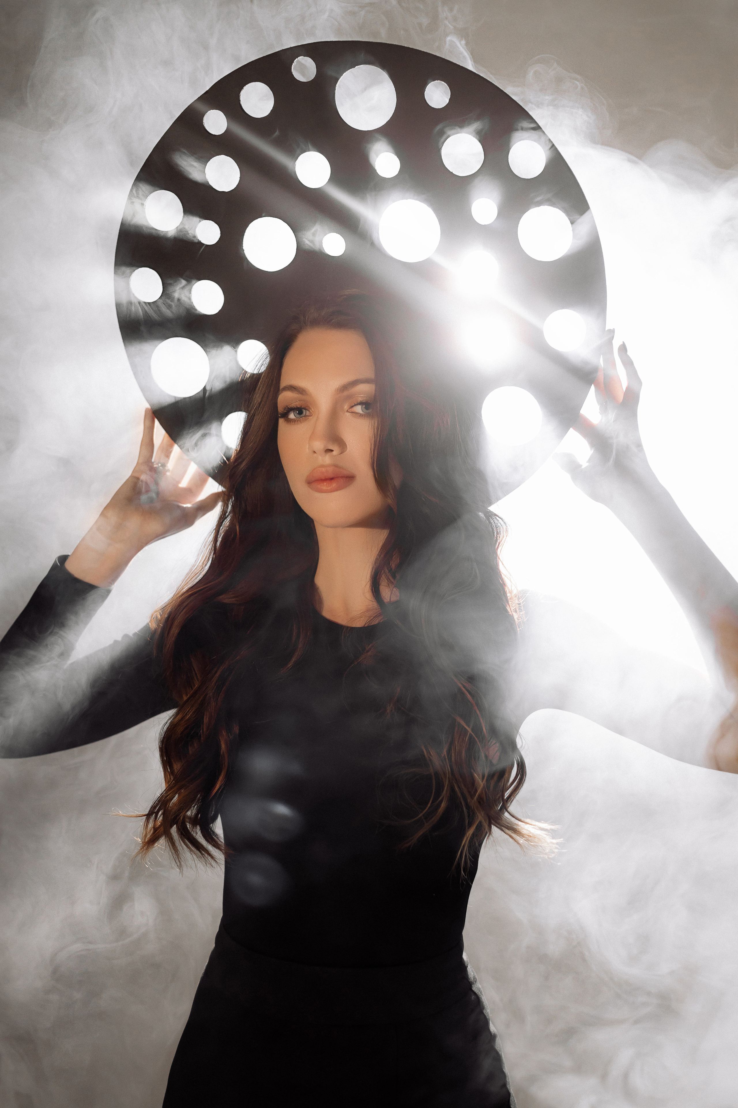 Фотосессия с дым машиной в студии Зеленоград