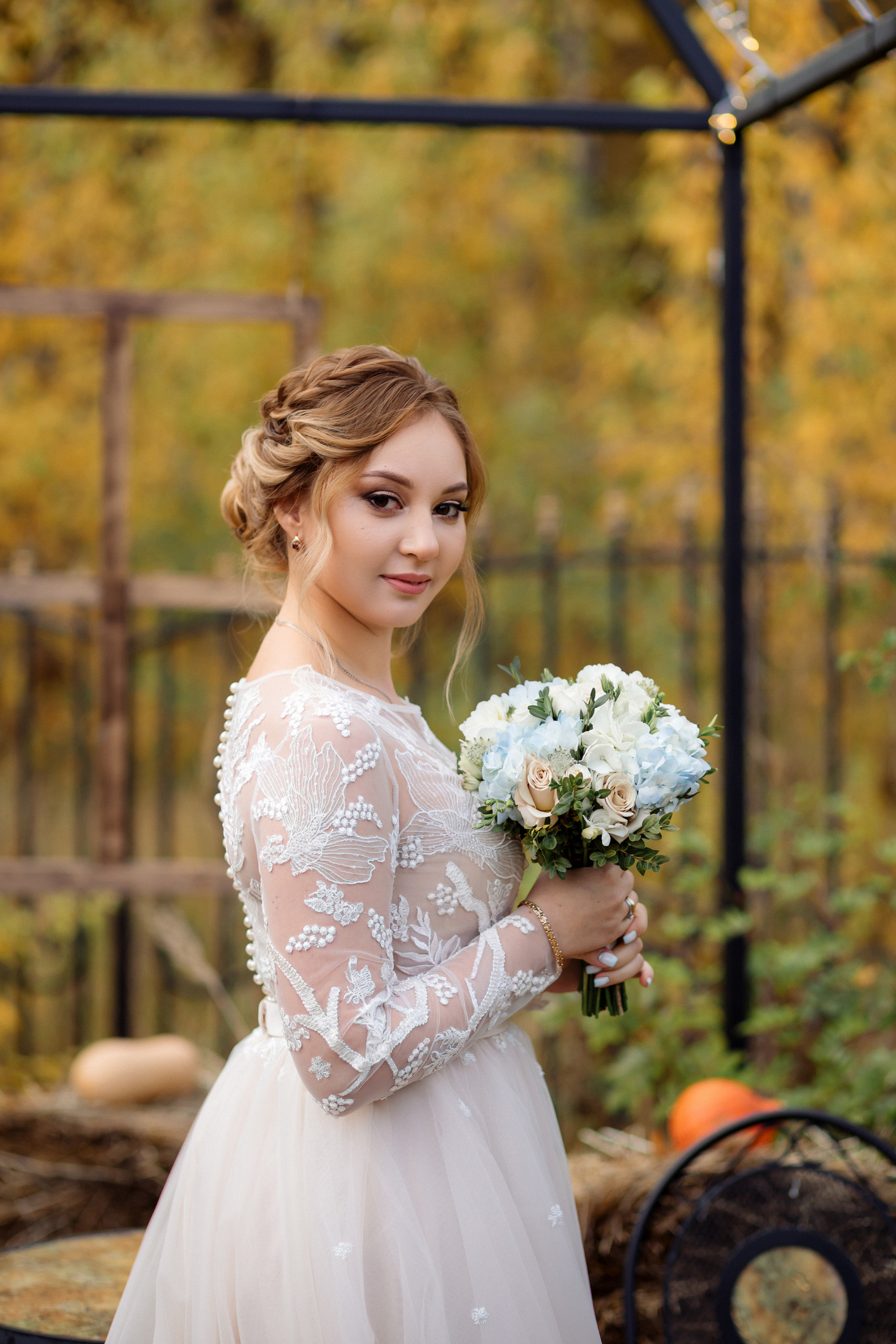 Фотосессия на свадебной площадке «Дом у озера»