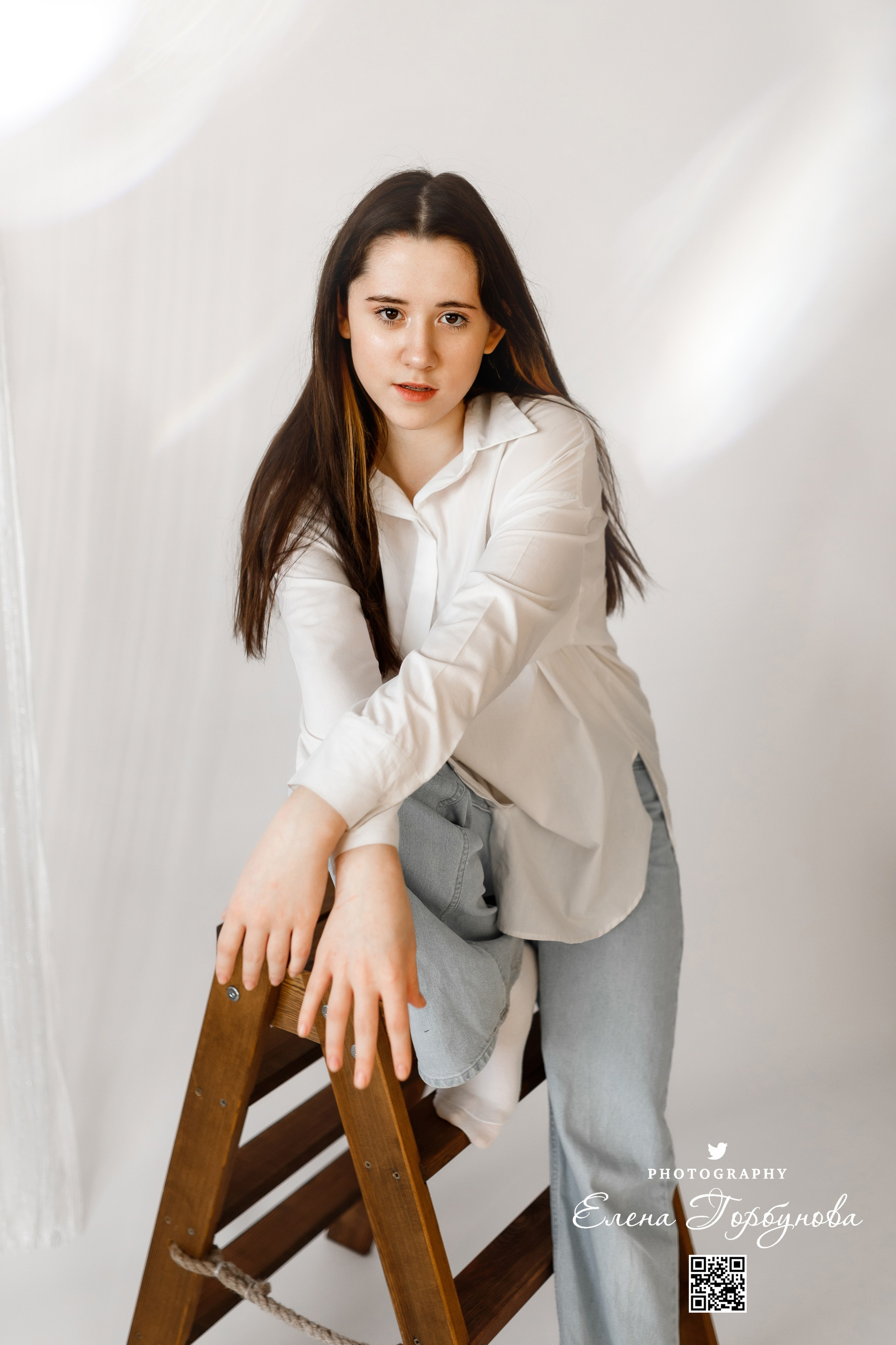 Надежда в моей студии. Декабрь 2023. Фотограф Пермь. Свадьбы. Семья и дети, школа, д. сад. Фотокниги