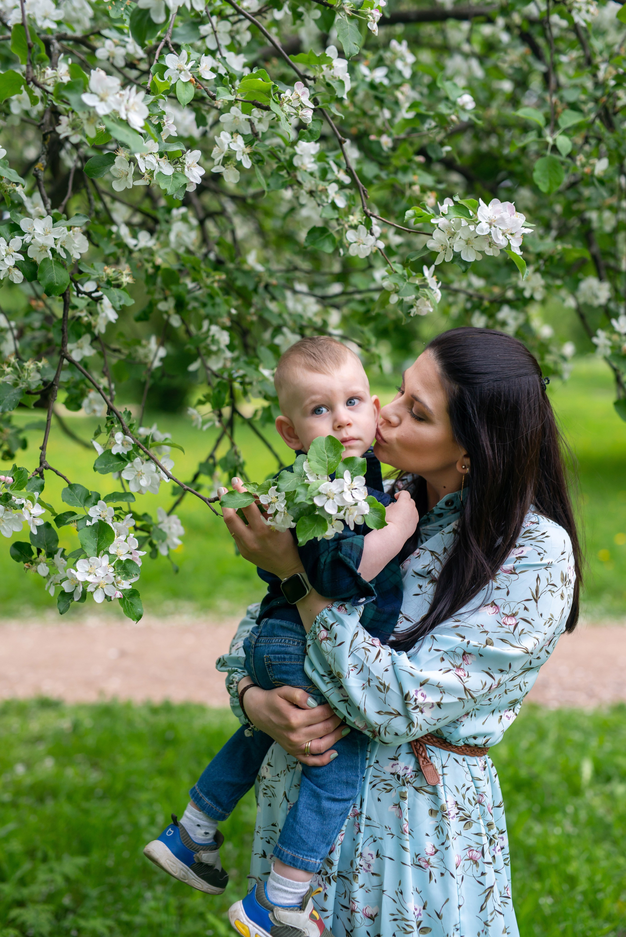 Наташа и Дима (фотосессия в цветущих садах). Портретный, семейный и свадебный фотограф в Санкт-Петербурге и в Пушкине Ширяев Денис