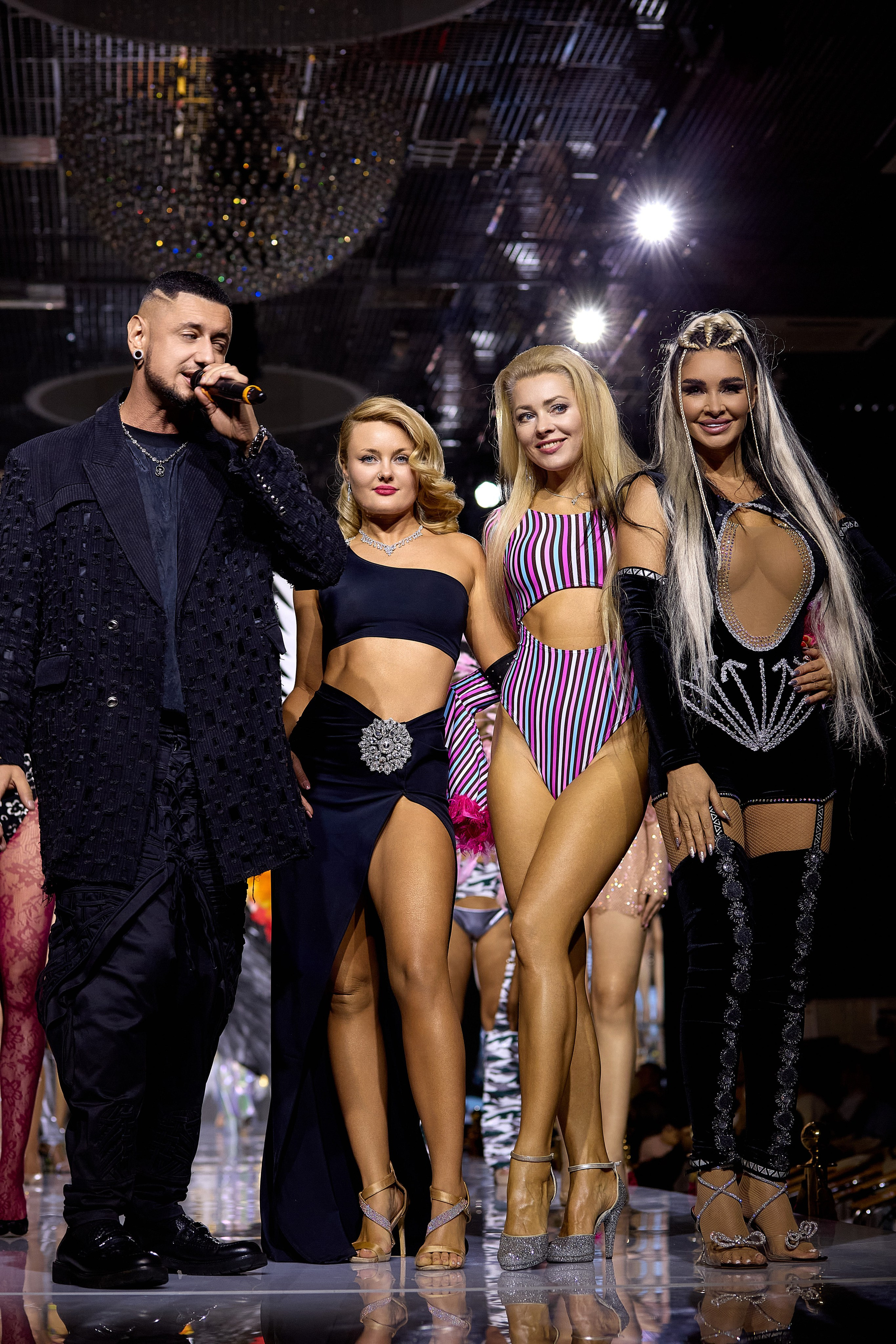 Показ в стиле Victoria's Secret | Ювелирная неделя моды «Эстет»