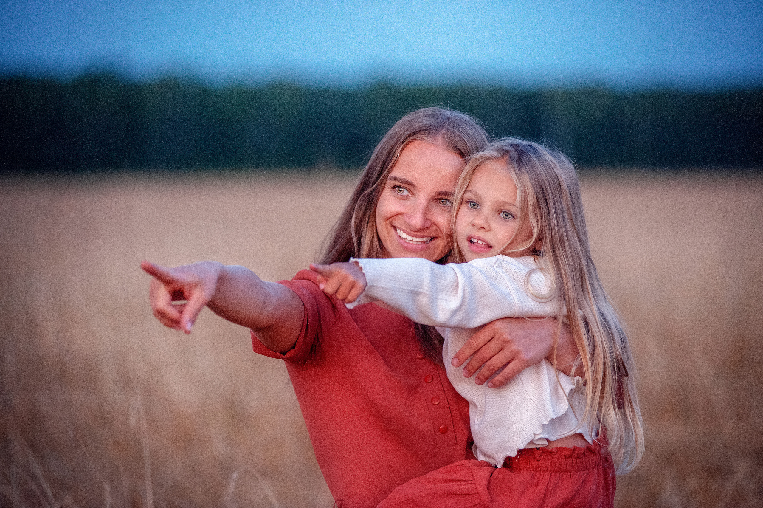 Семейная съемка в поле пшеницы. Семьи, дети, сады, школы. Фотограф Первенцева Елена. Москва