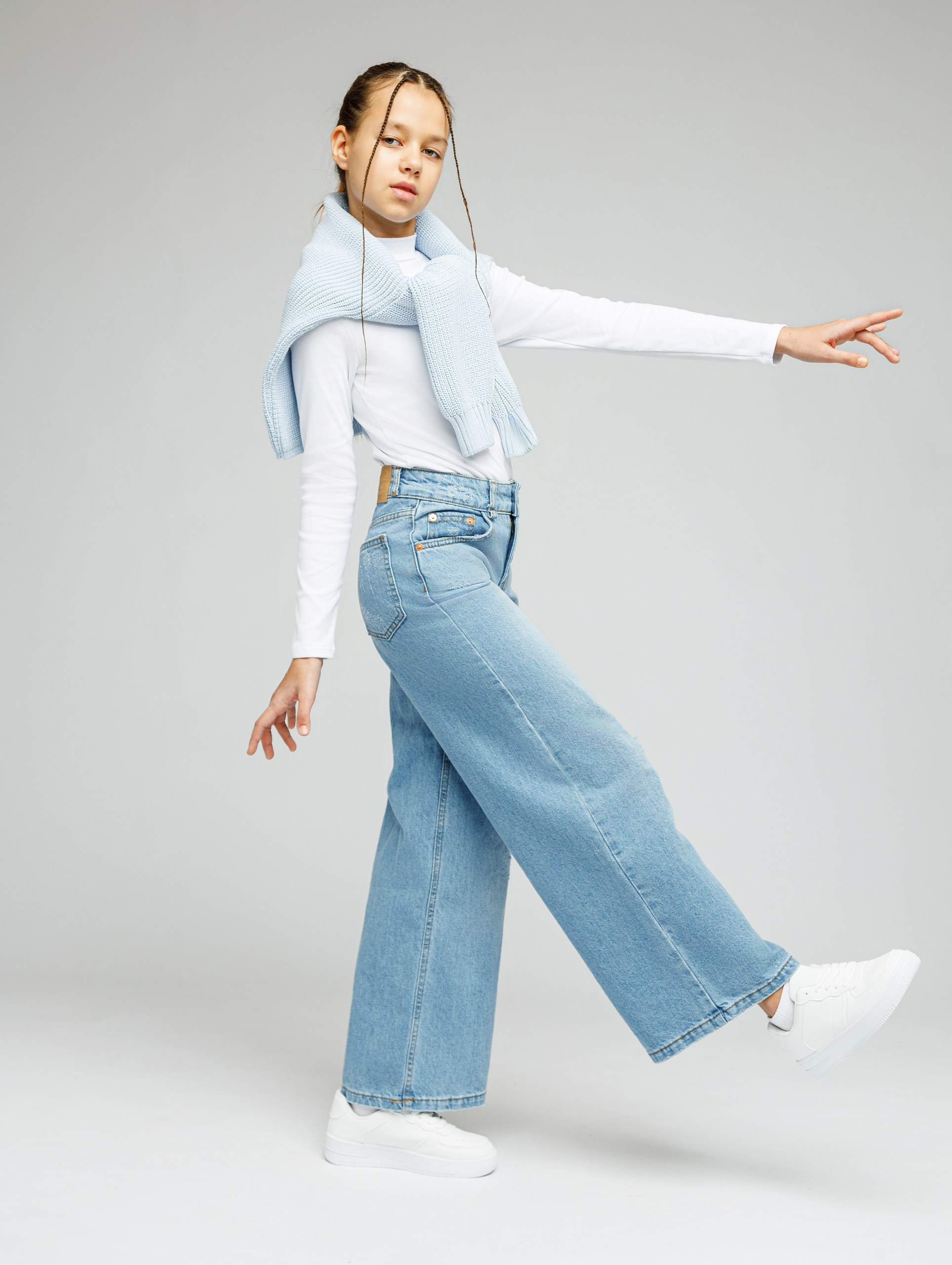 Съемка детской одежды и обуви на модели сайтов, маркетплейсов, WB, Ozon, Яндекс Маркет и др. Студия коммерческой съемки ХВОЯ