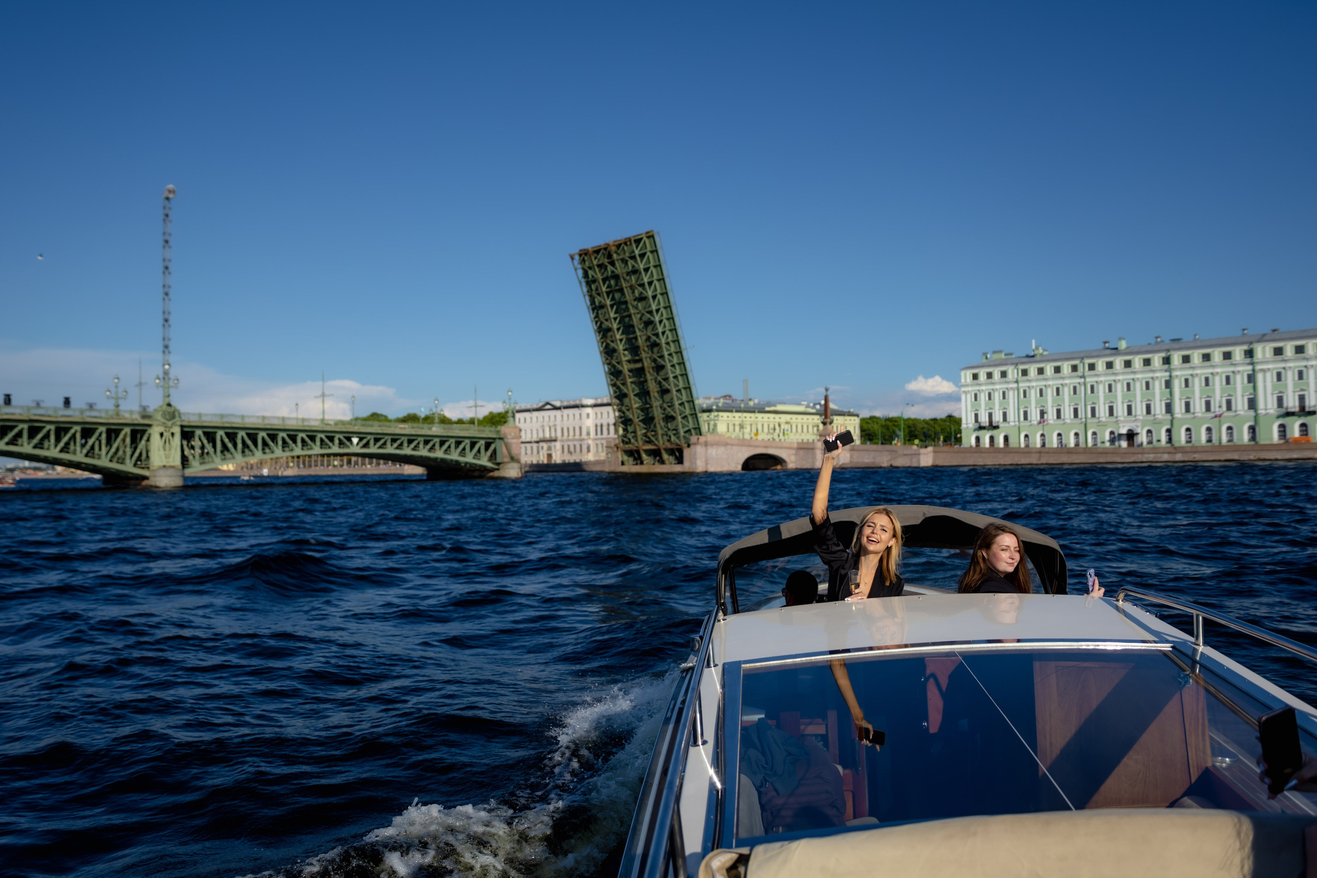 Фотограф на девичник в Санкт-Петербурге. Фотограф на праздник, корпоратив, День Рождения и Юбилей в г. Санкт-Петербурге Алексей Анкушев