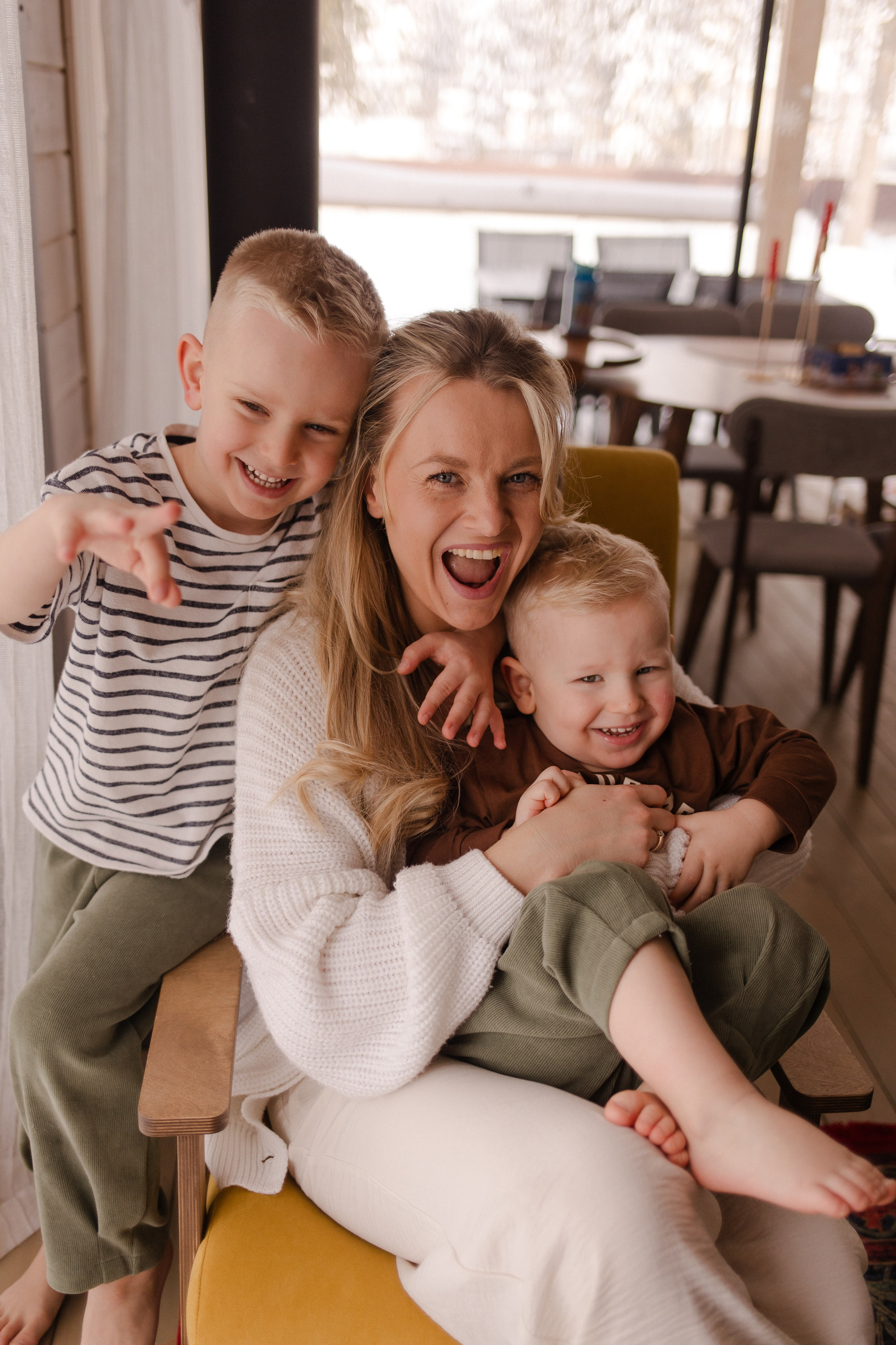 Акрам Ульяна и мальчишки. Фотграф в Москве Кузьмина Мария