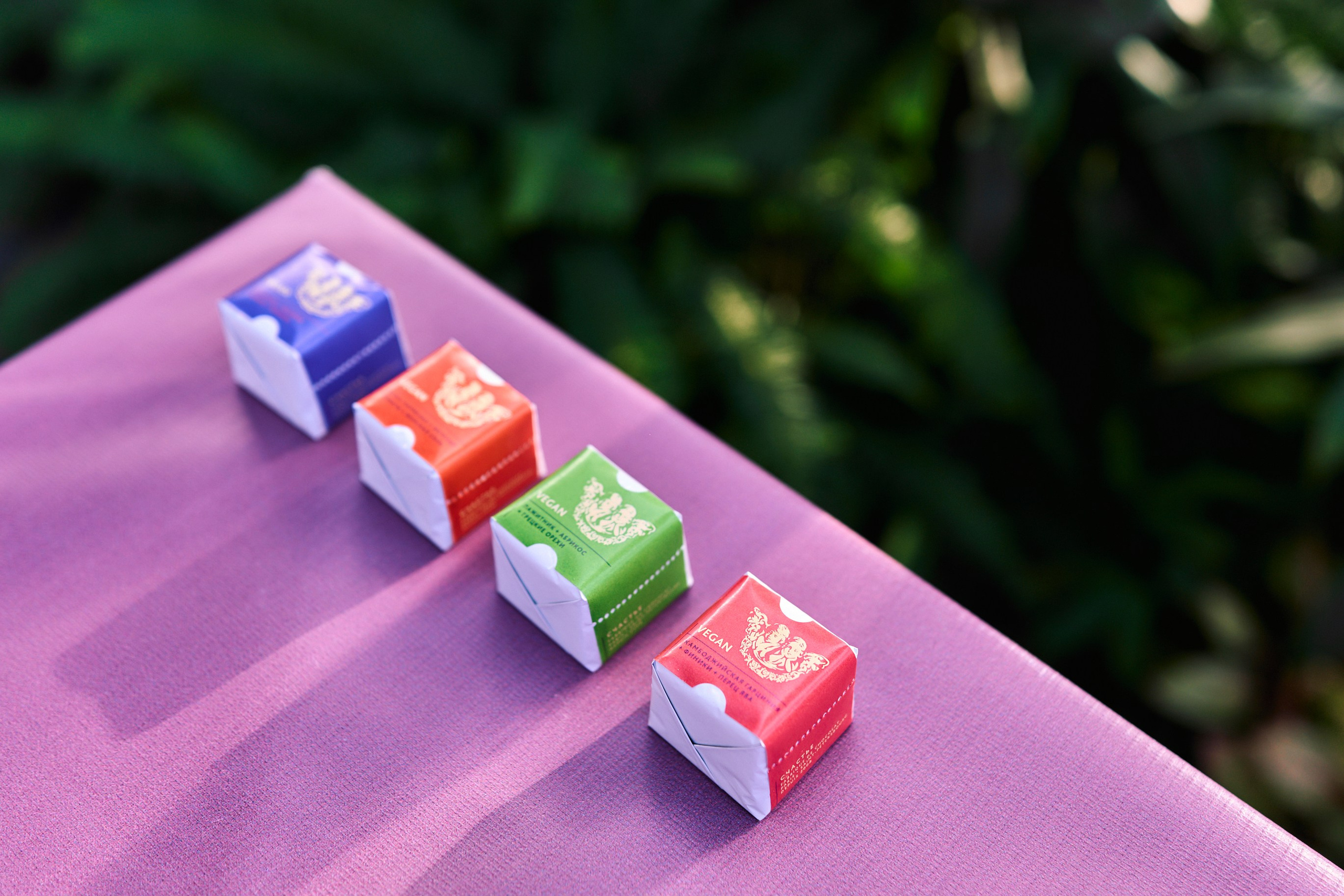 СЧАСТЬЕ В ОРАНЖЕРЕЕ. Photographer — ERASTOV