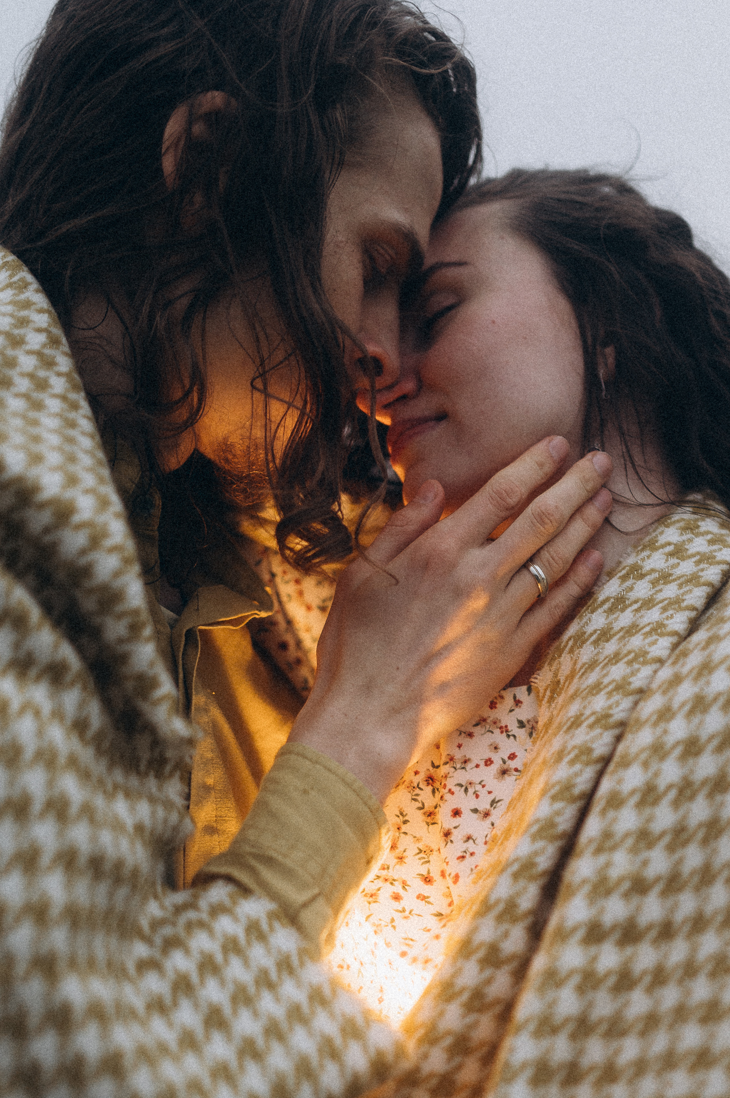 Алина и Саша, в ожидании, фотопрогулка под дождем. Фотограф ПИТЕР СПБ Надежда Баранова